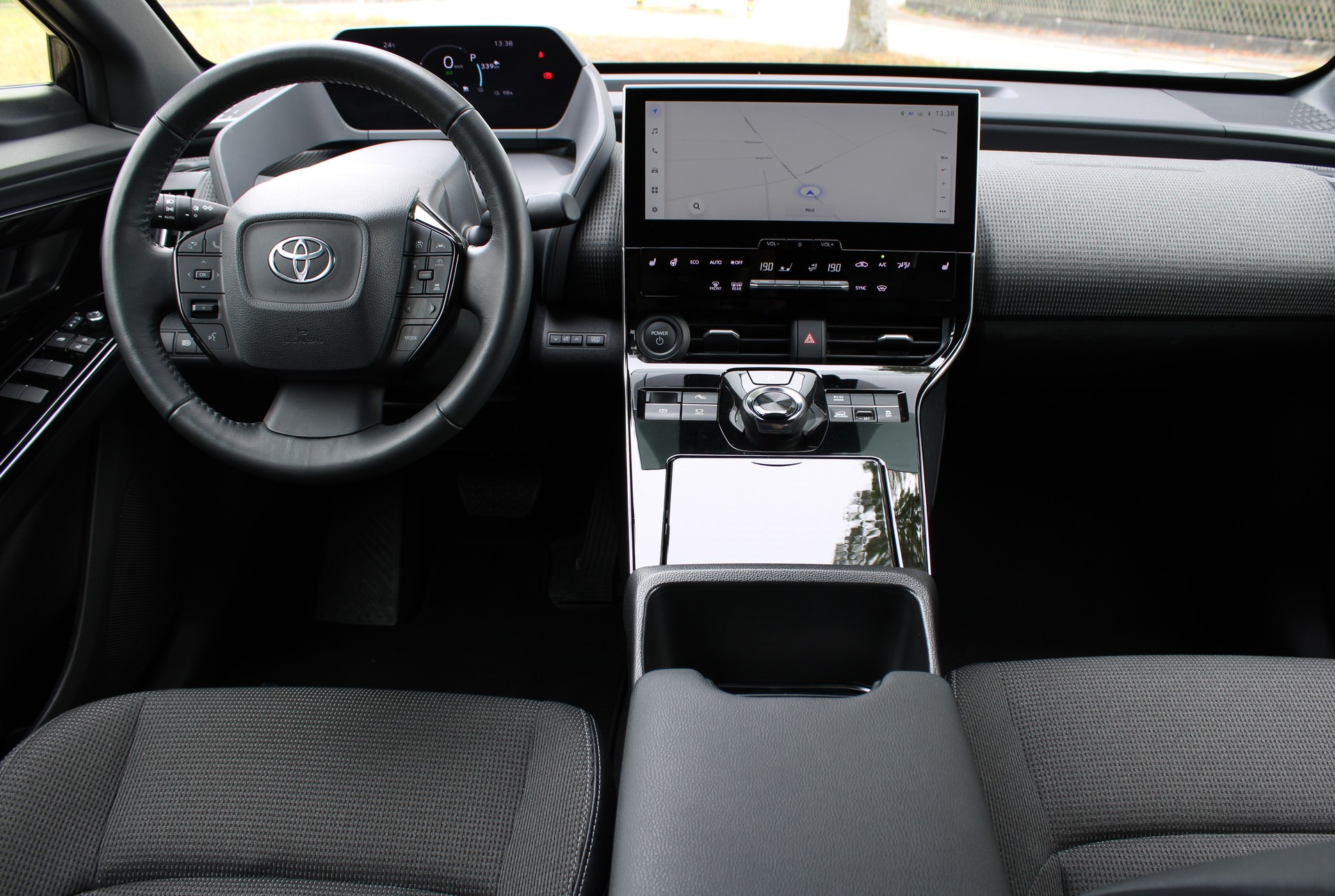 TOYOTA bZ4X Style 71,4 kWh 4WD-image-12