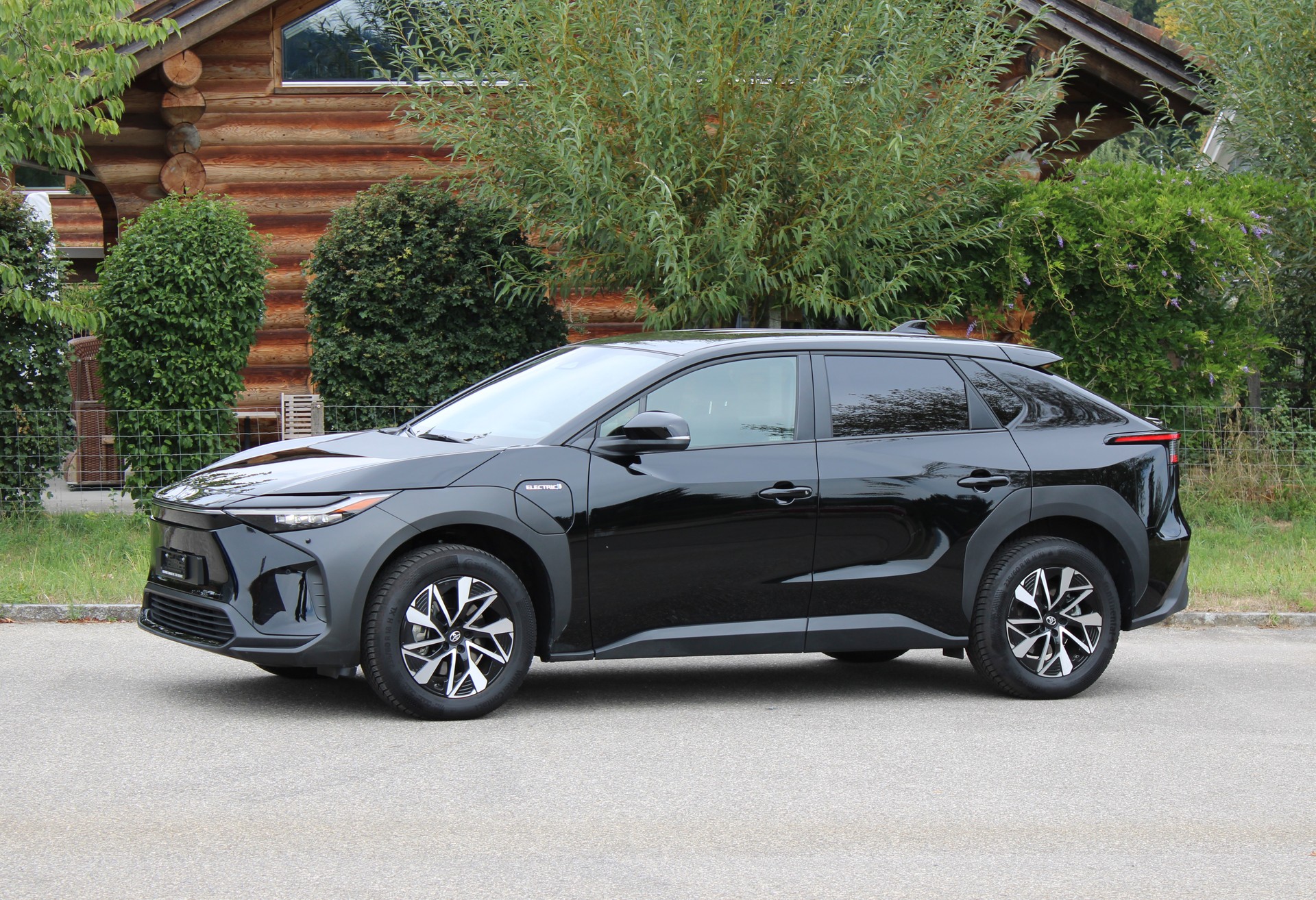 TOYOTA bZ4X Style 71,4 kWh 4WD-image-1