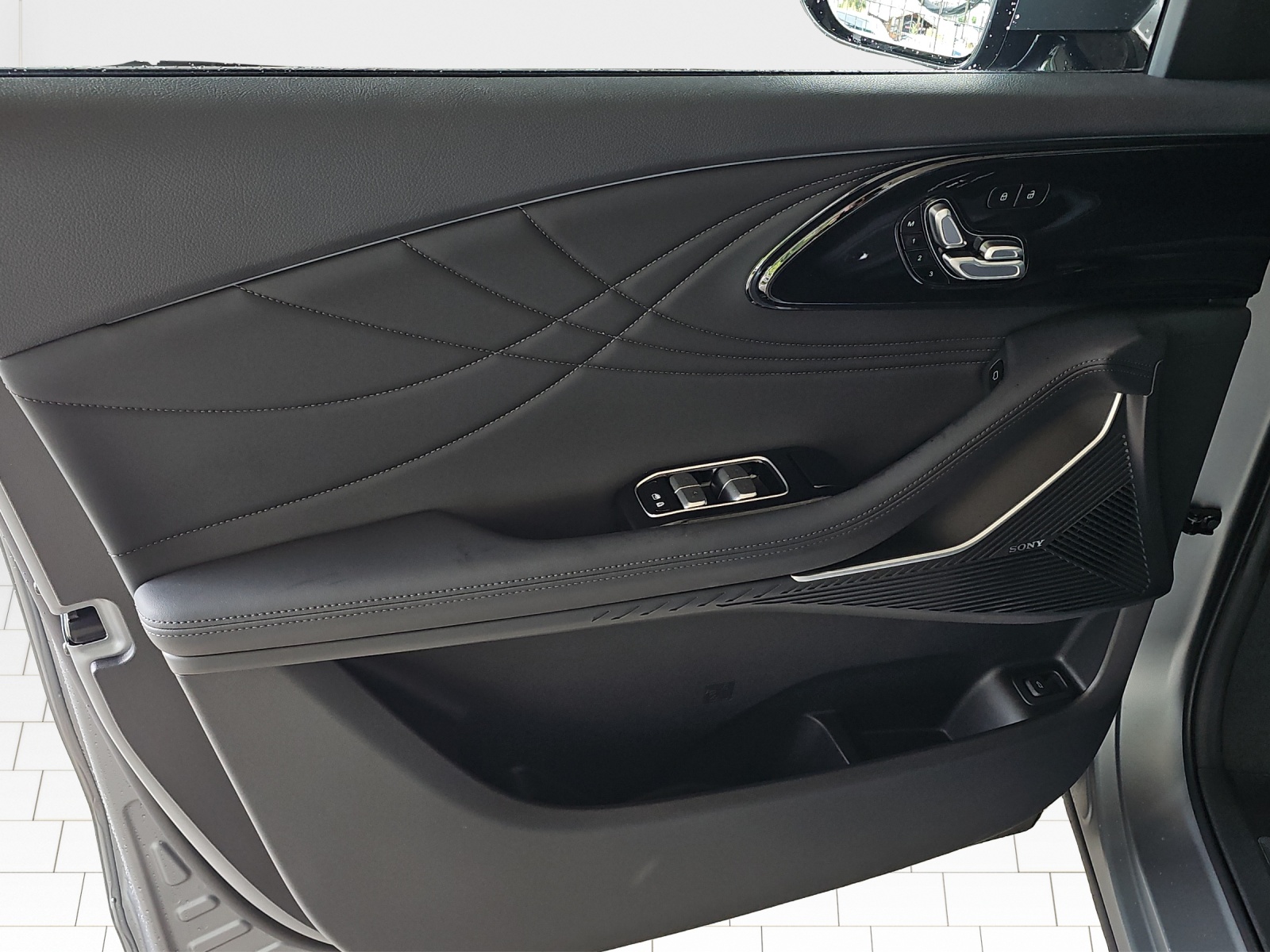OMODA 9 PHEV SHS Exclusive AWD Swiss Edition (Grau Matt)-image-13