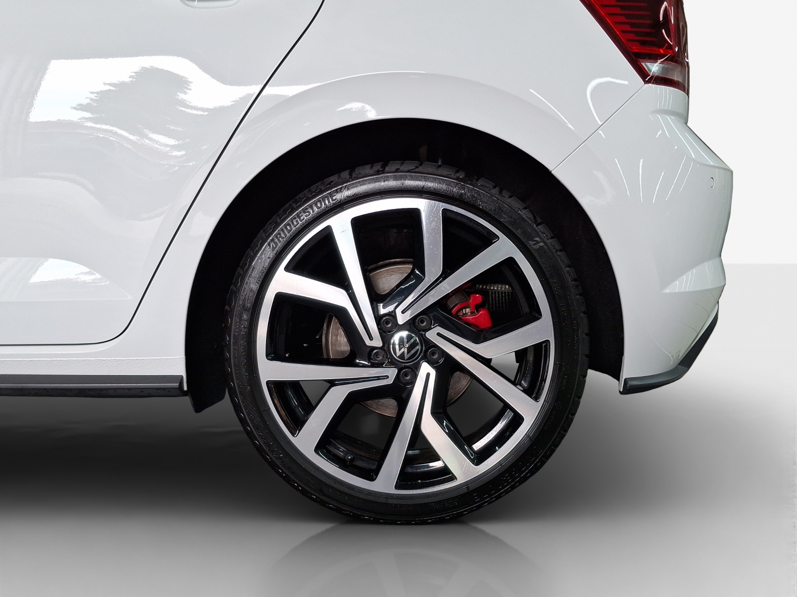 VW Polo 2.0 TSI GTI DSG-image-13