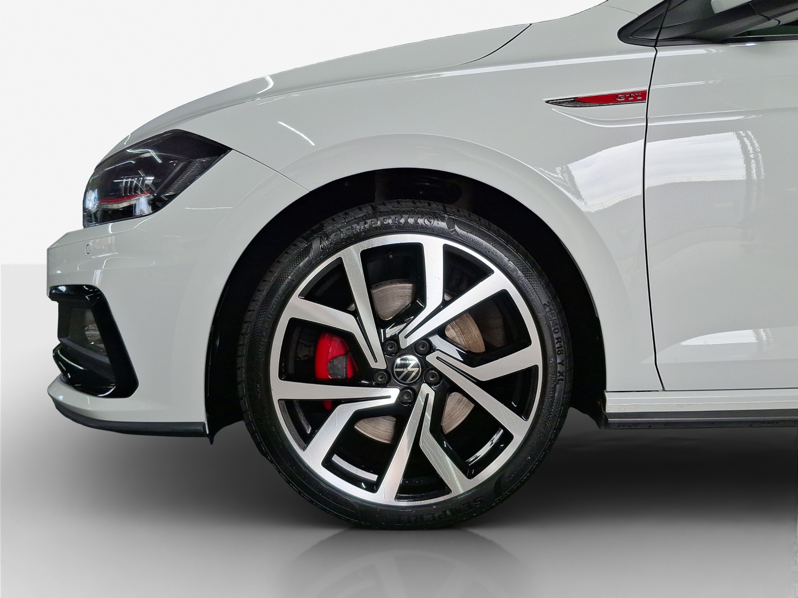 VW Polo 2.0 TSI GTI DSG-image-14
