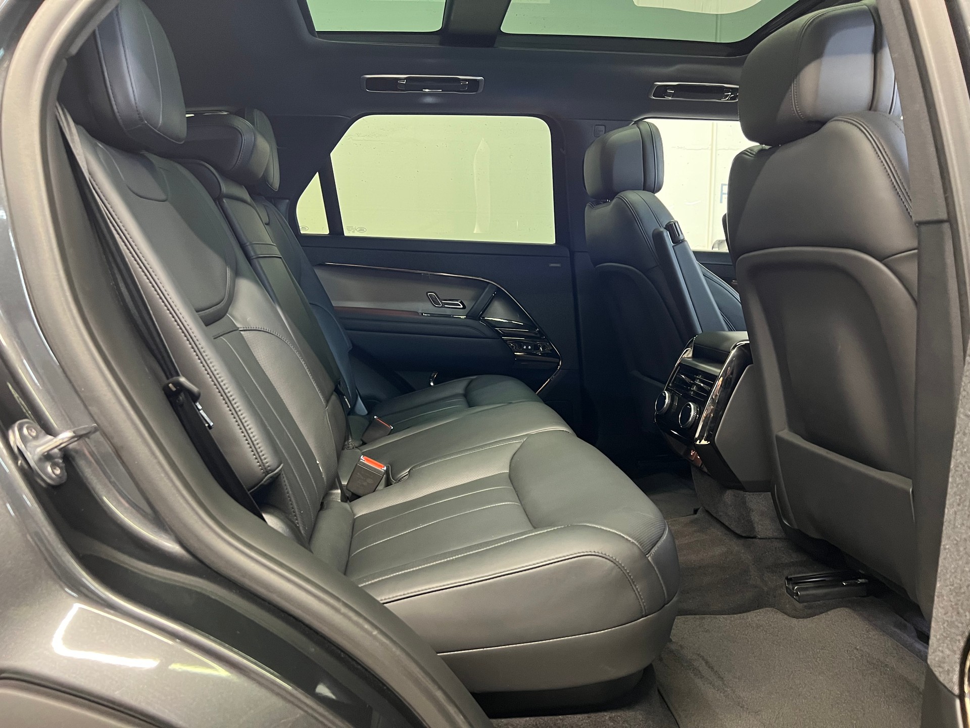 LAND ROVER Range Rover Sport 3.0 TD6 300 HSE Dynamic-image-6