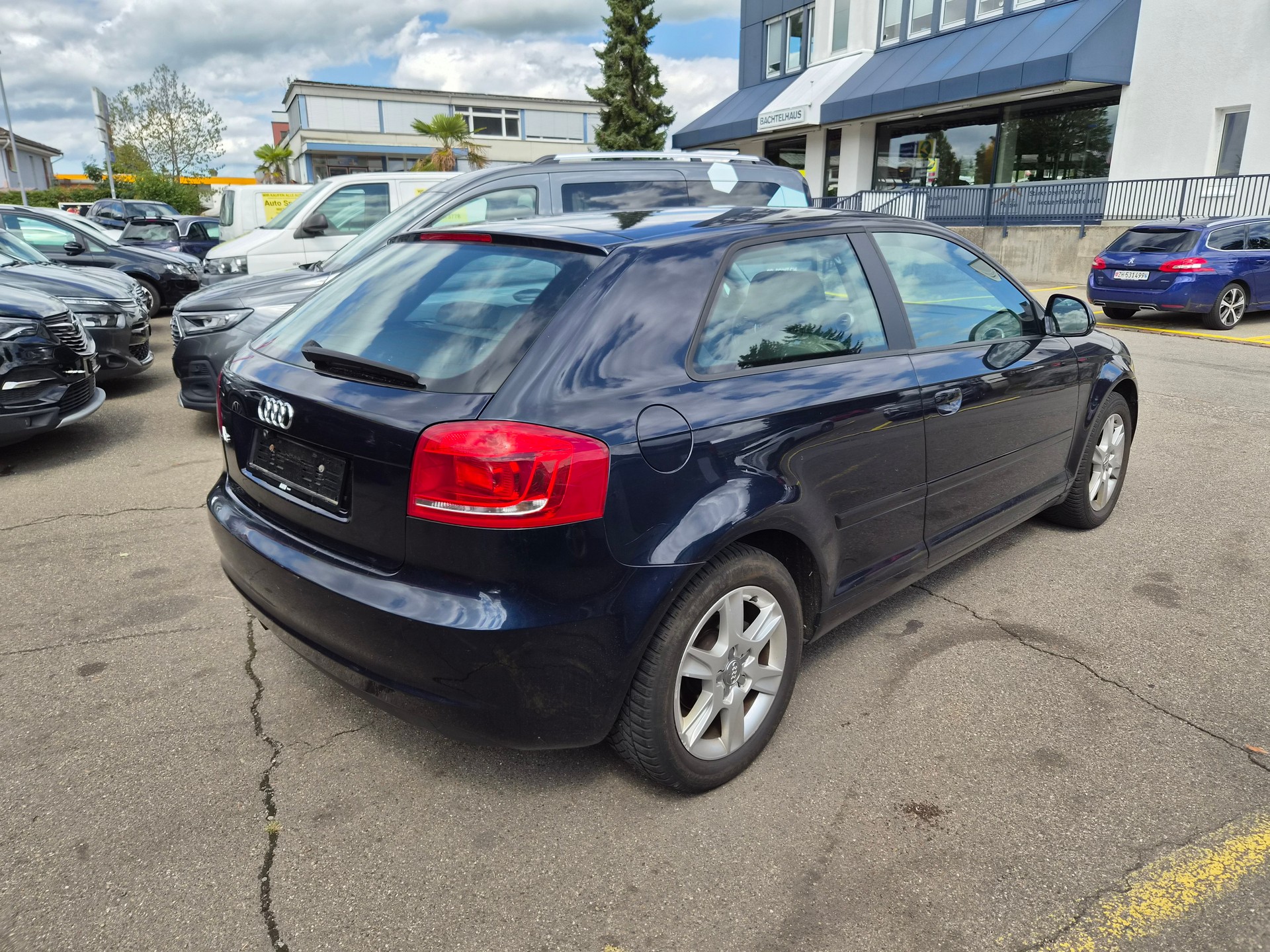 AUDI A3 1.6 Attraction S-tronic-showroom-element-1