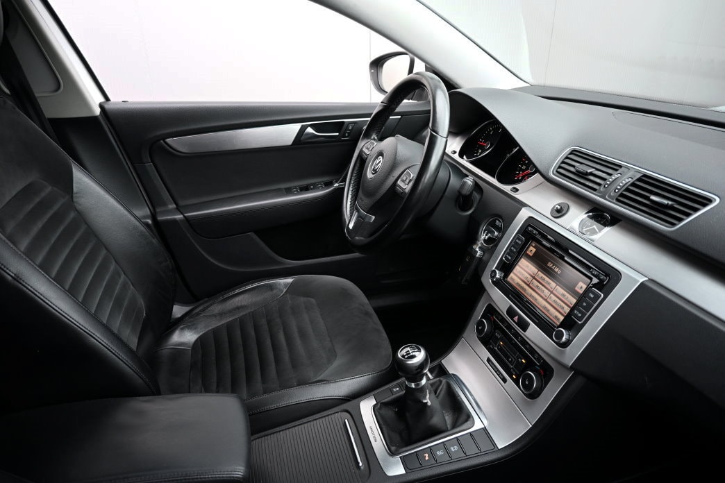 VW Passat Variant 2.0 TDI BMT Highline 4M-image-6