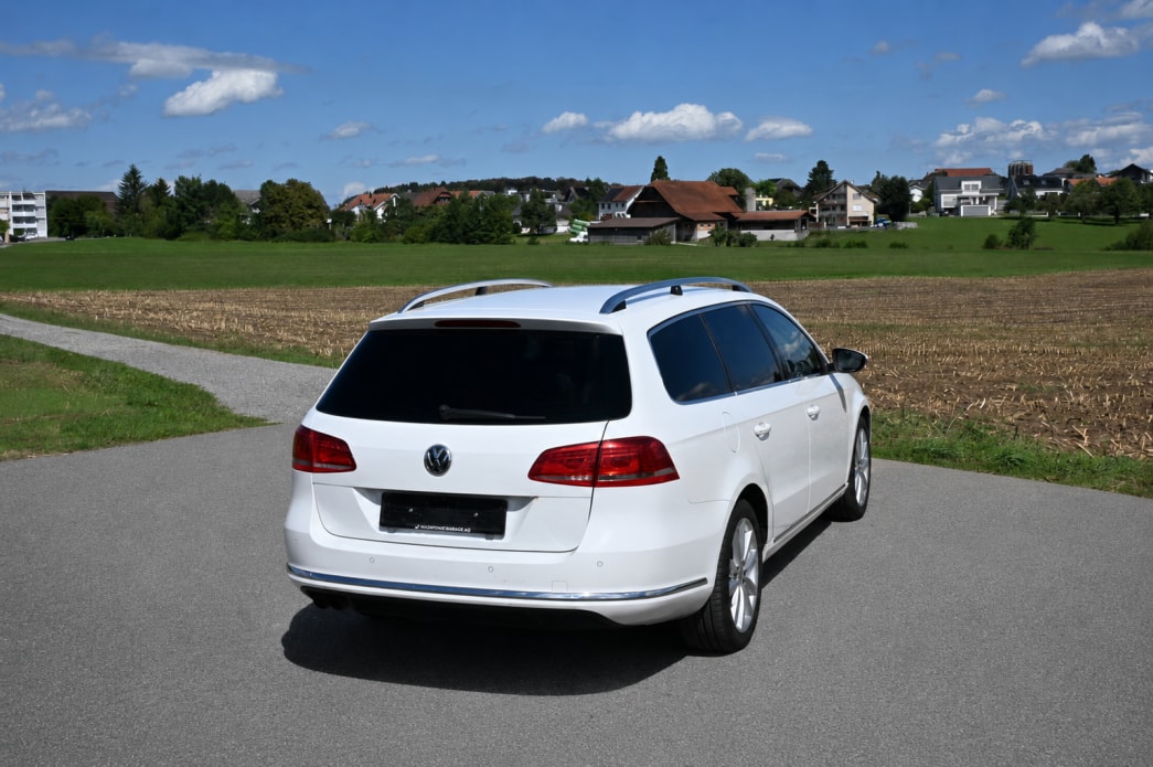 VW Passat Variant 2.0 TDI BMT Highline 4M-image-2