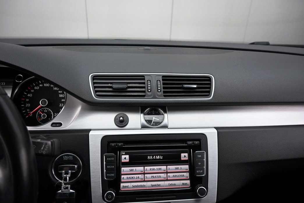 VW Passat Variant 2.0 TDI BMT Highline 4M-image-11