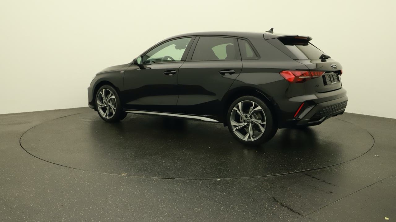 AUDI A3 Sportback TFSI 150 kW quattro S line S tronic-image-2