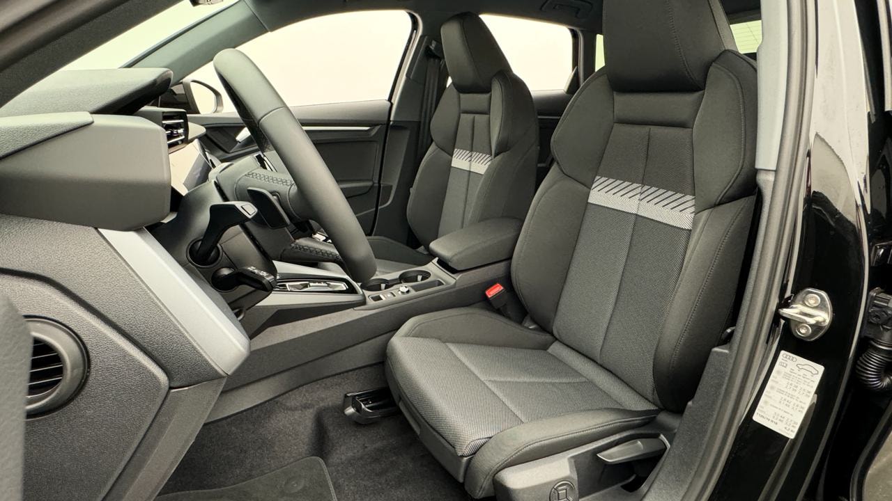 AUDI A3 Sportback TFSI 150 kW quattro S line S tronic-image-4