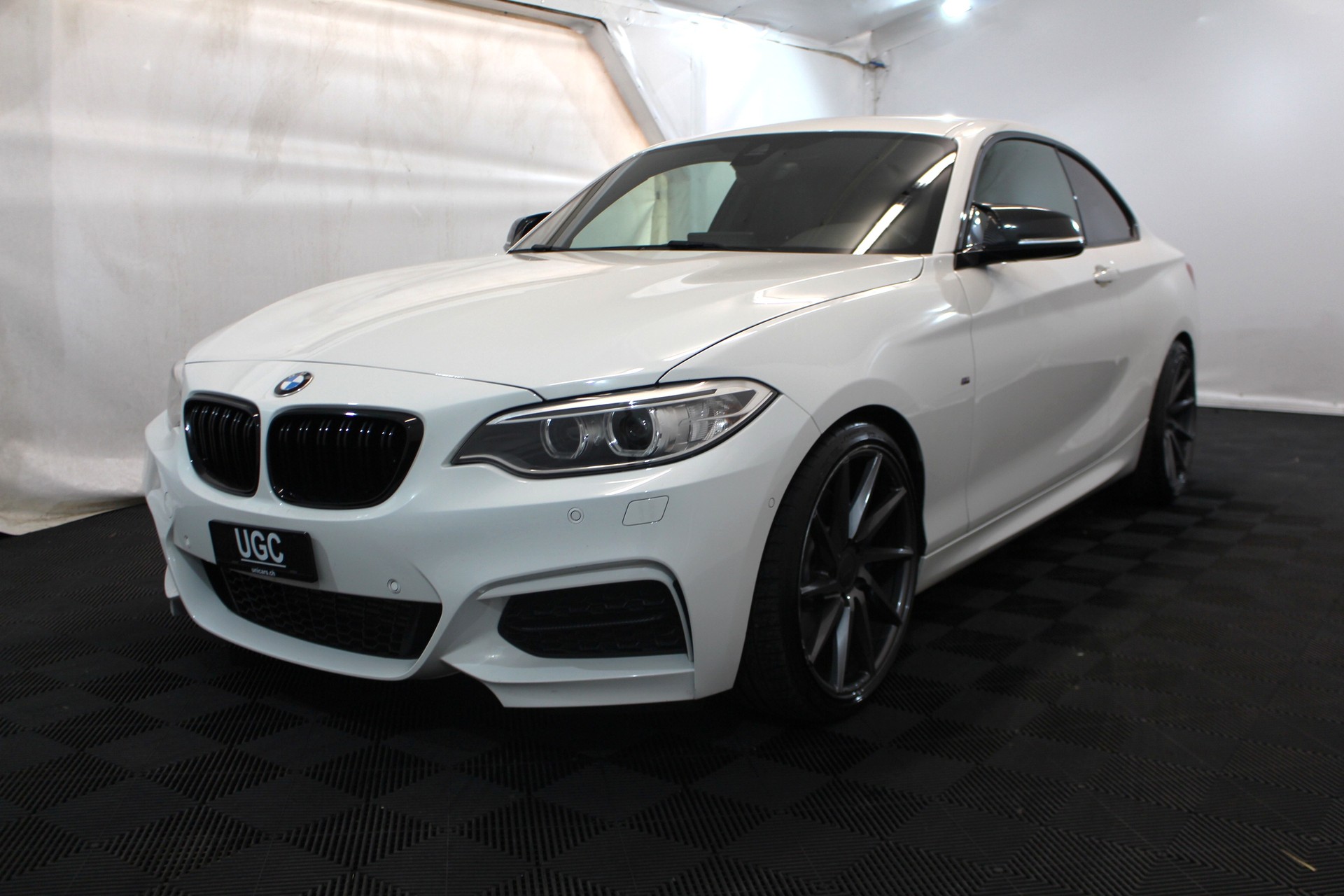BMW M235i xDrive Coupé-showroom-element-2