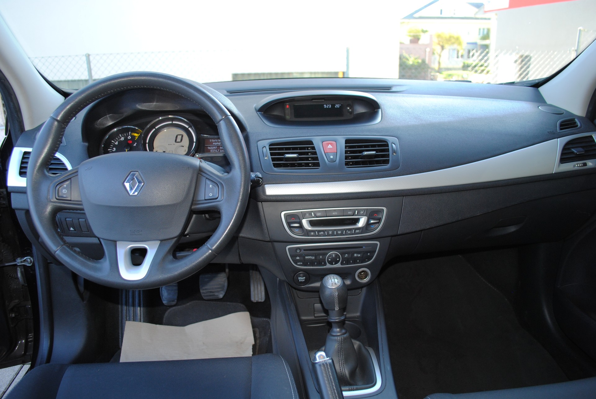 RENAULT Mégane 1.4 16V Turbo Expression-image-11