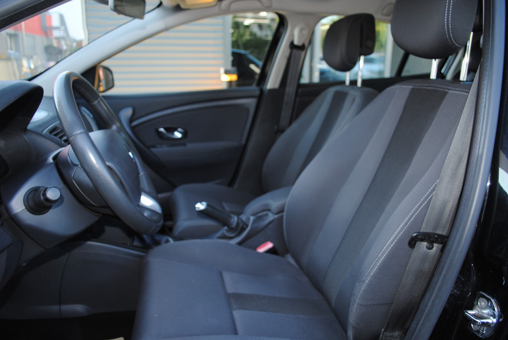 RENAULT Mégane 1.4 16V Turbo Expression-image-9