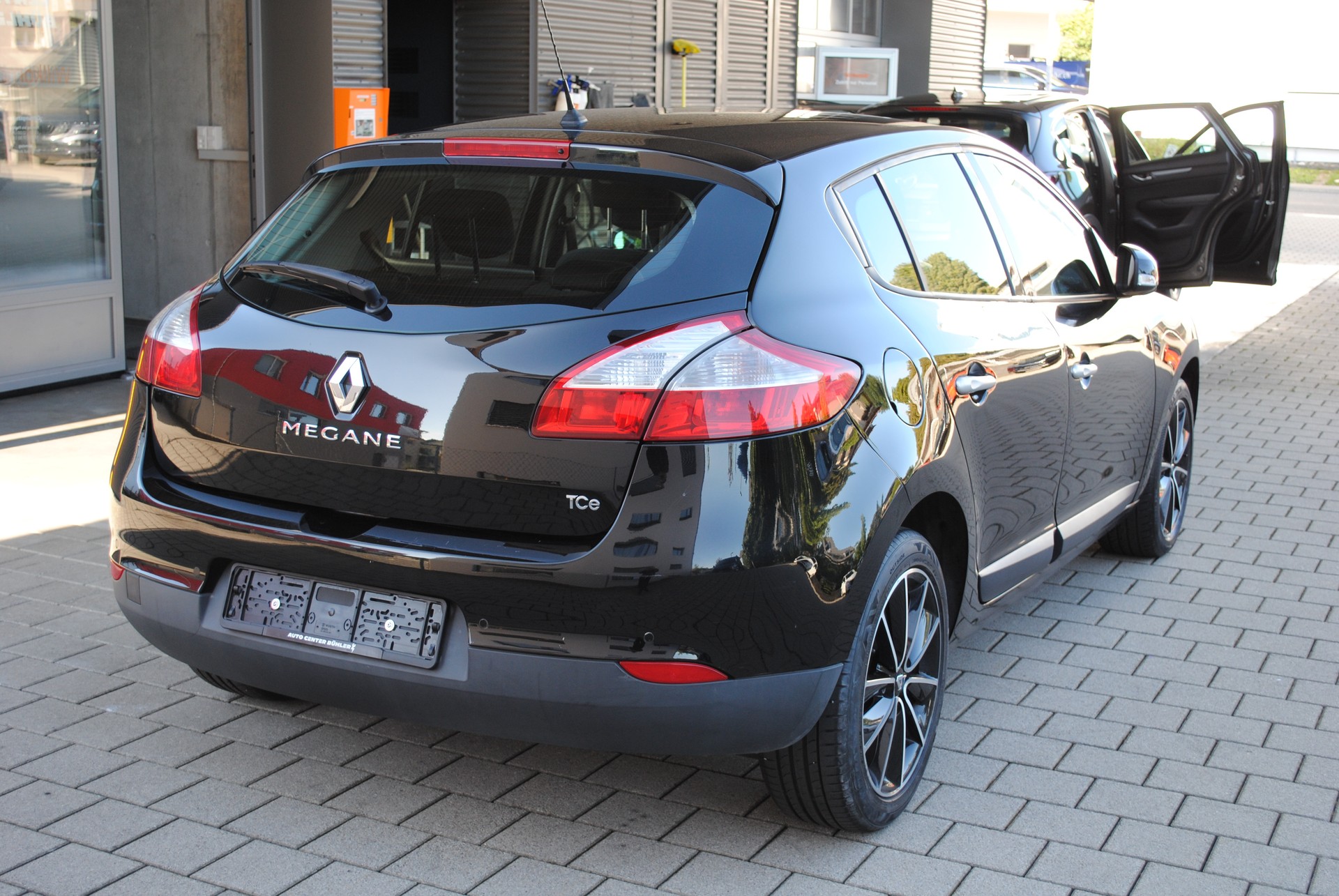 RENAULT Mégane 1.4 16V Turbo Expression-image-5