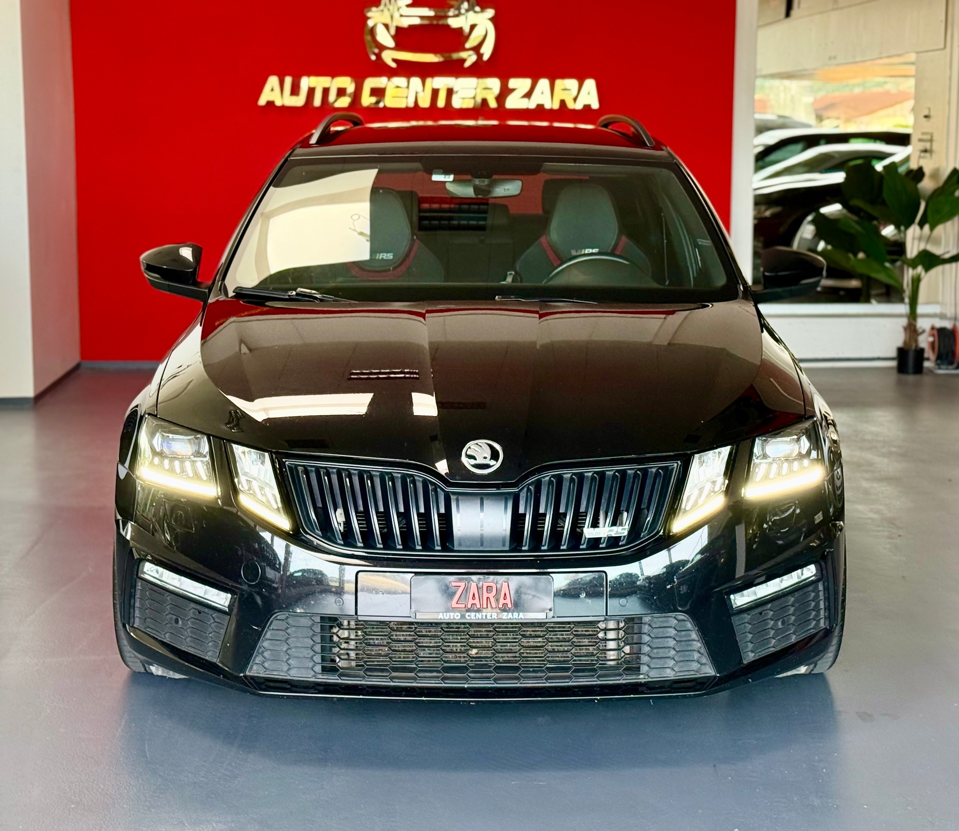 SKODA Octavia Combi 2.0 TDI RS 4x4 DSG-showroom-element-3
