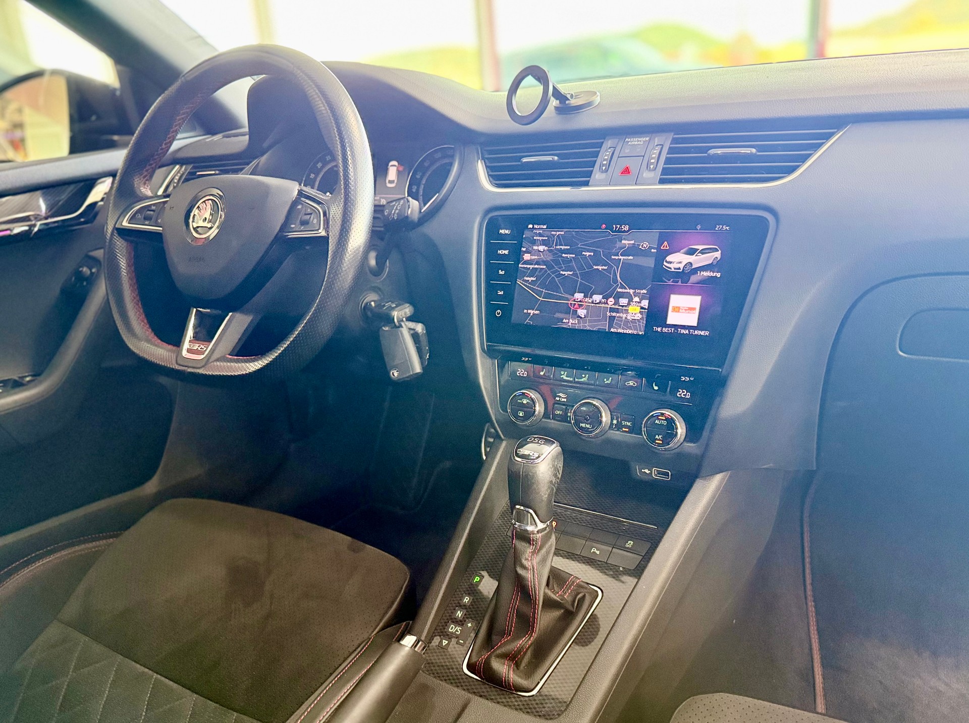 SKODA Octavia Combi 2.0 TDI RS 4x4 DSG-image-22