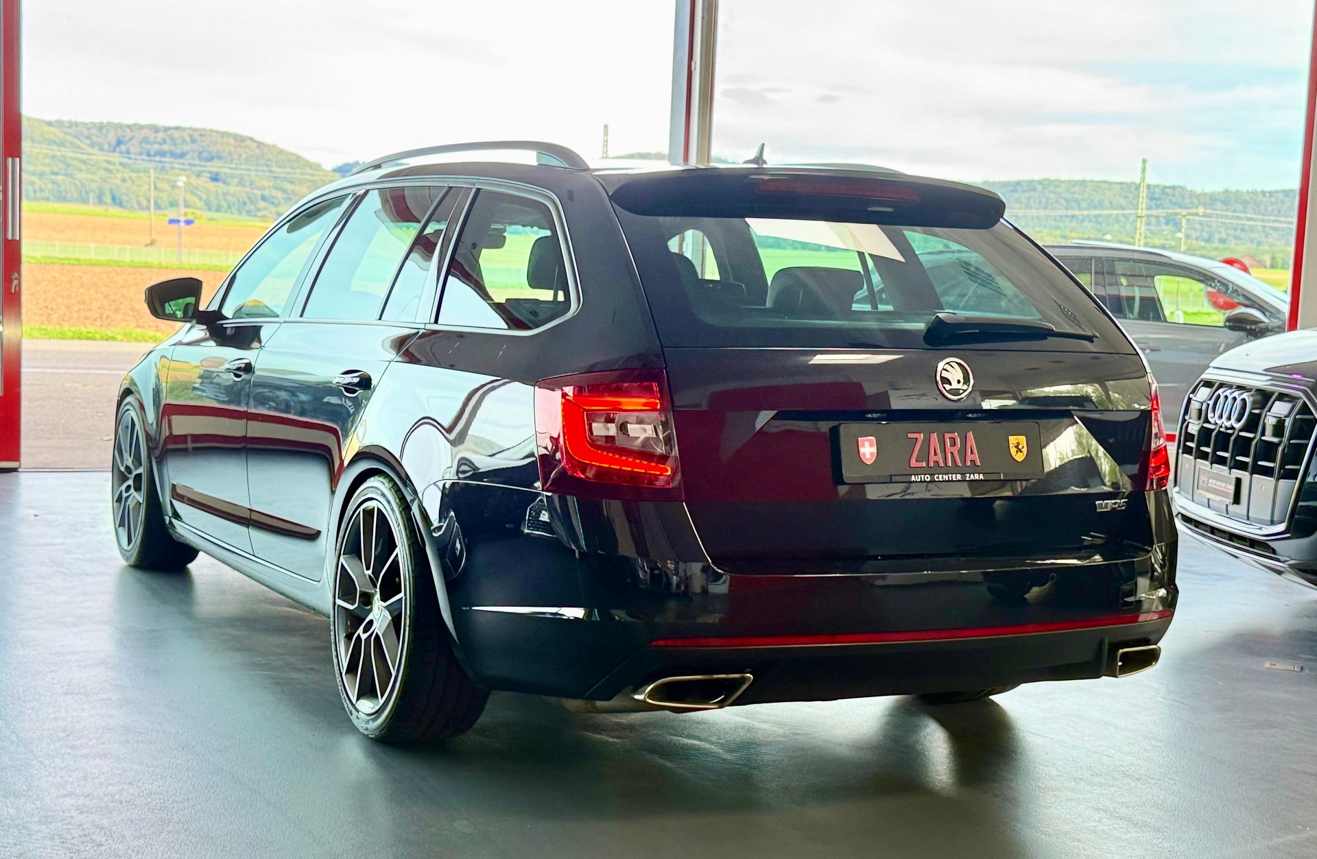 SKODA Octavia Combi 2.0 TDI RS 4x4 DSG-image-9