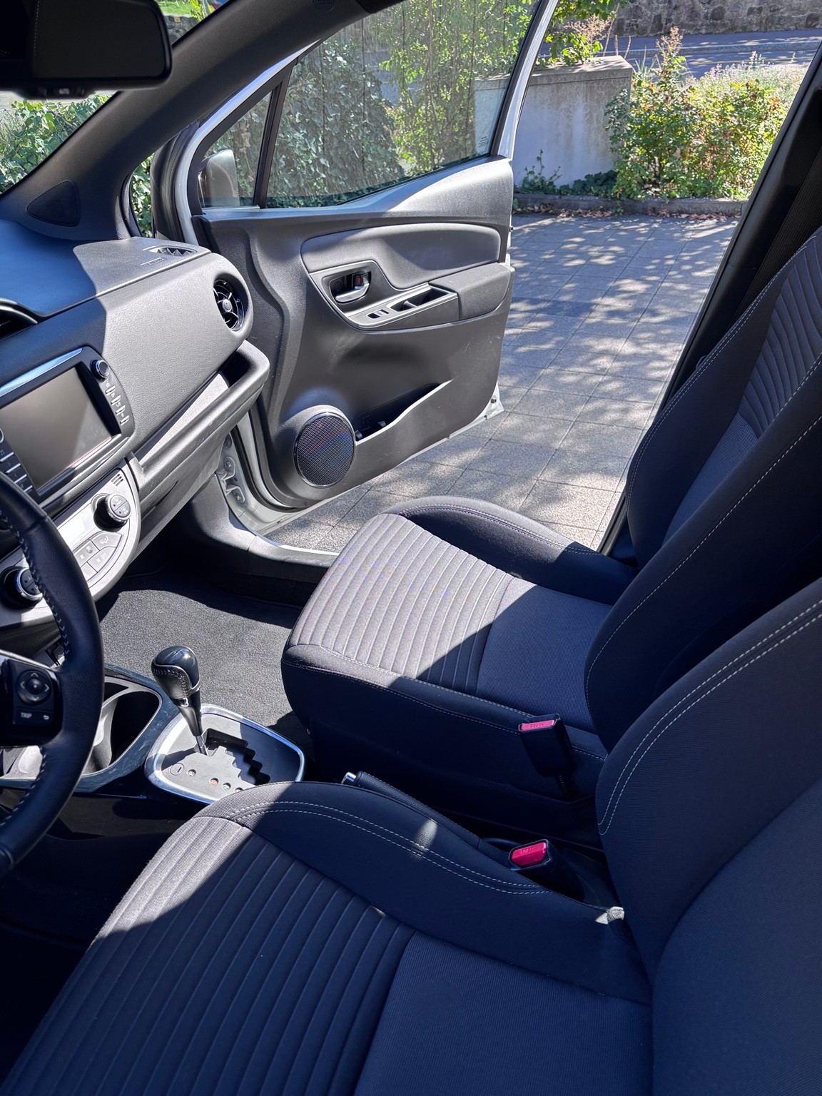 TOYOTA 1.5 VVT-i HSD Premium-image-4