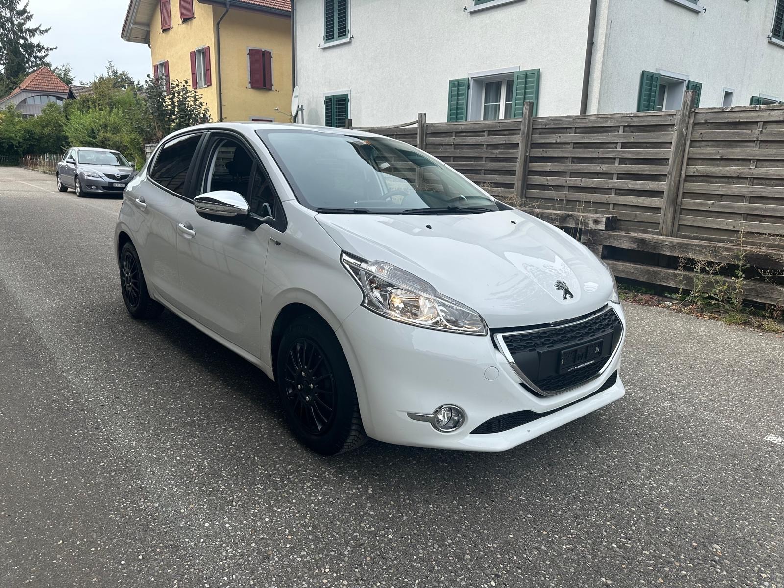 PEUGEOT 208 1.2 VTI Access-image-0