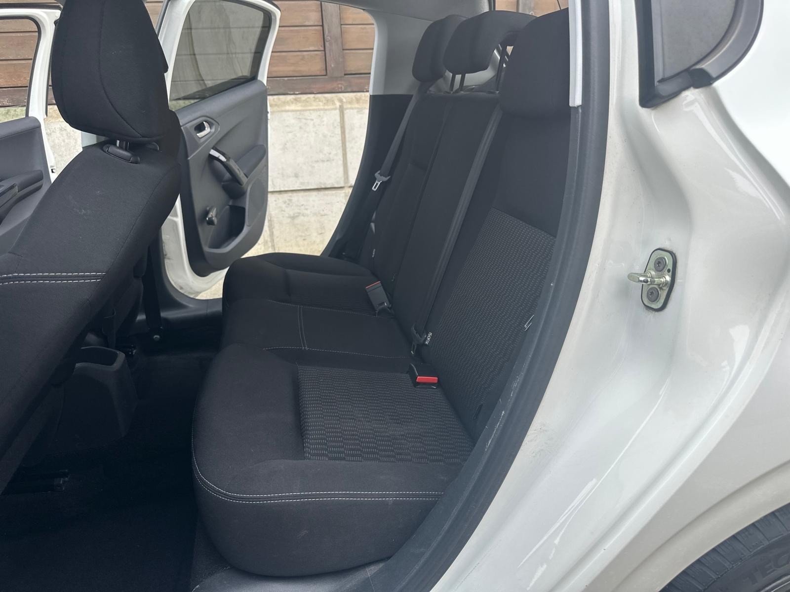 PEUGEOT 208 1.2 VTI Access-image-10