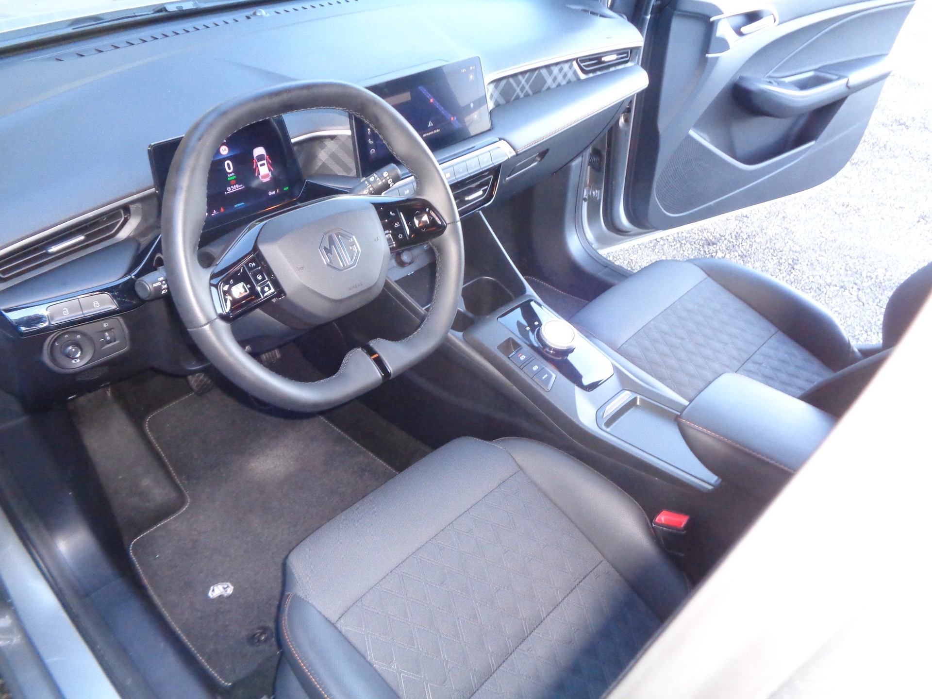 MG 3 1.5 Hybrid Luxury Aut.-image-7