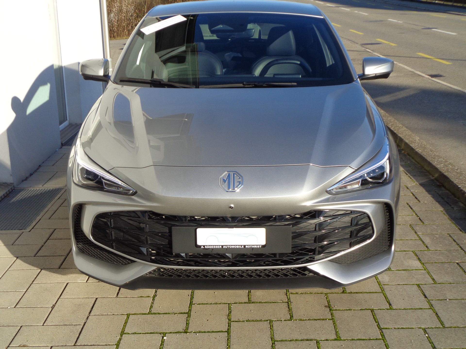 MG 3 1.5 Hybrid Luxury Aut.-image-2