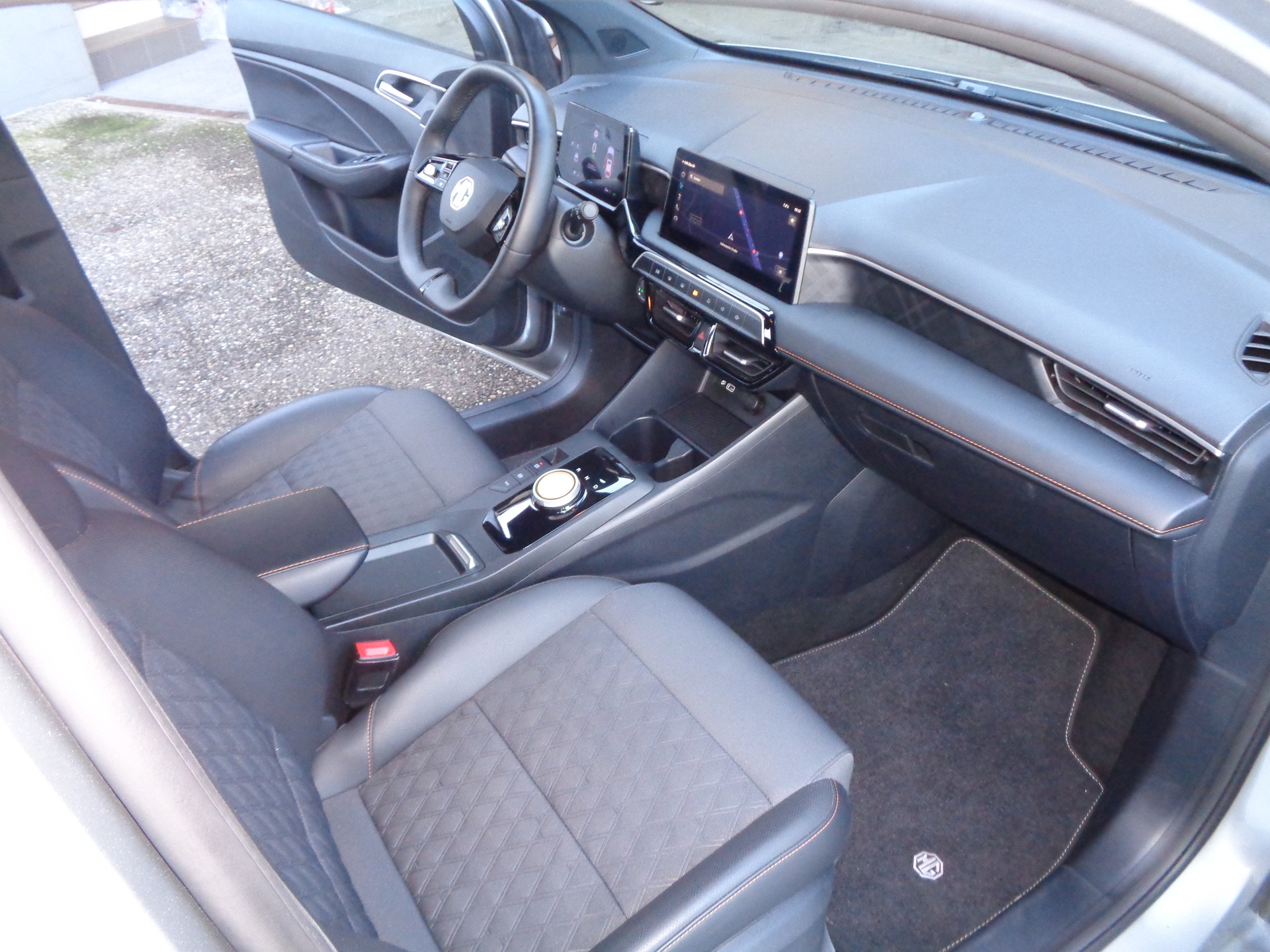 MG 3 1.5 Hybrid Luxury Aut.-image-11