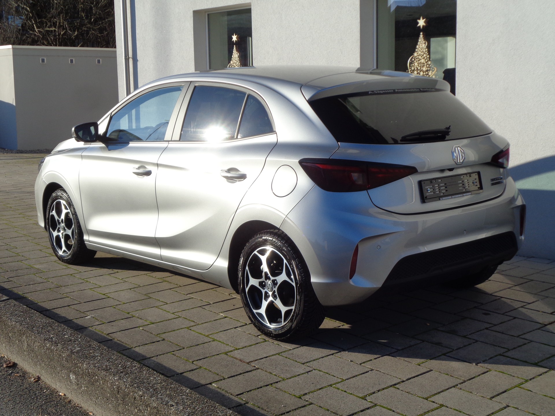 MG 3 1.5 Hybrid Luxury Aut.-image-4