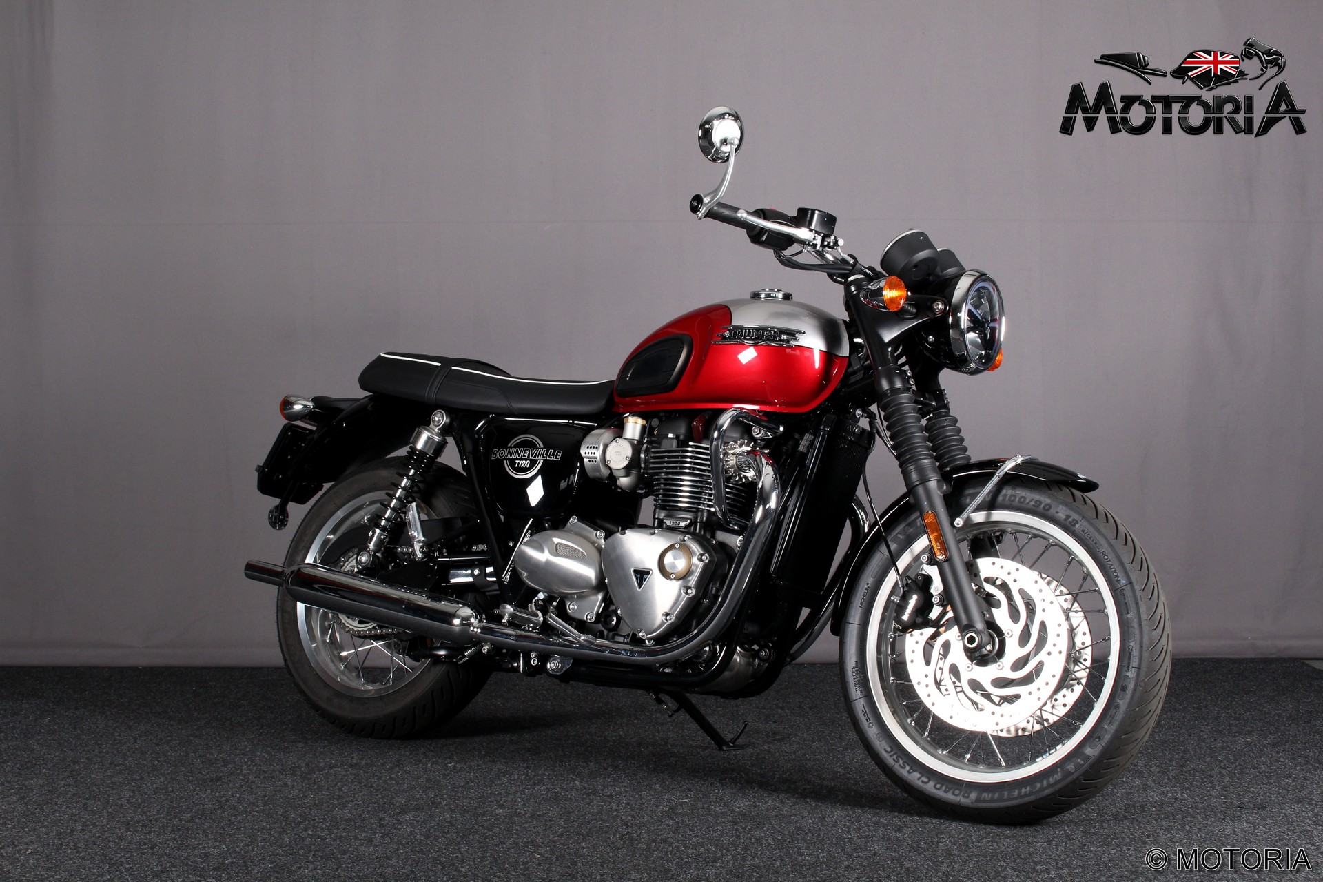 TRIUMPH Bonneville T120 (MY26 35kW / 58kW)