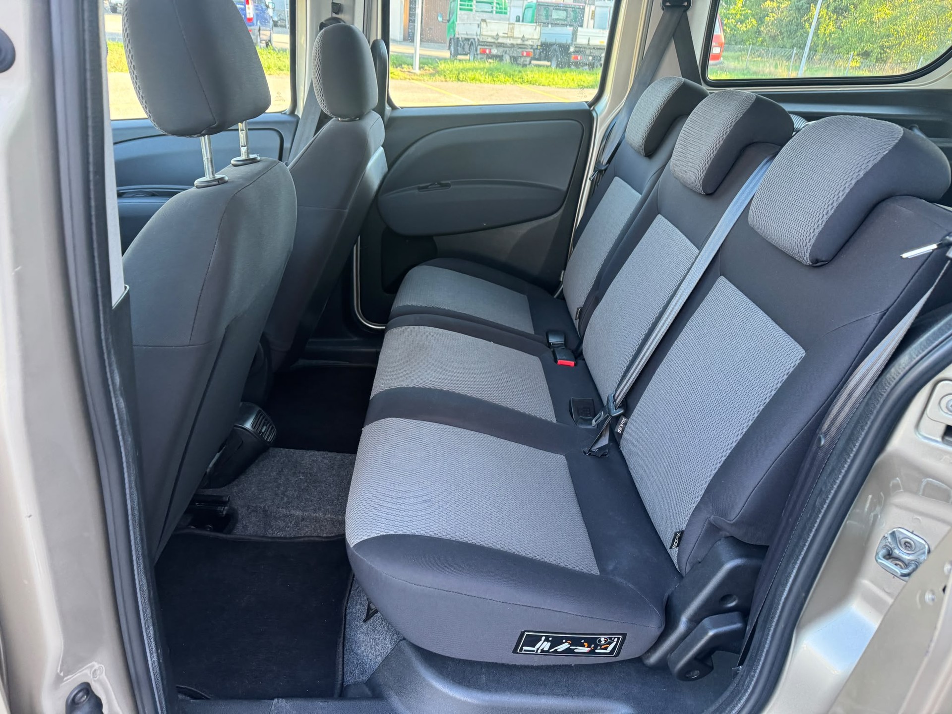 FIAT Doblò2.0 Multijet Kombi Swiss XL-image-6