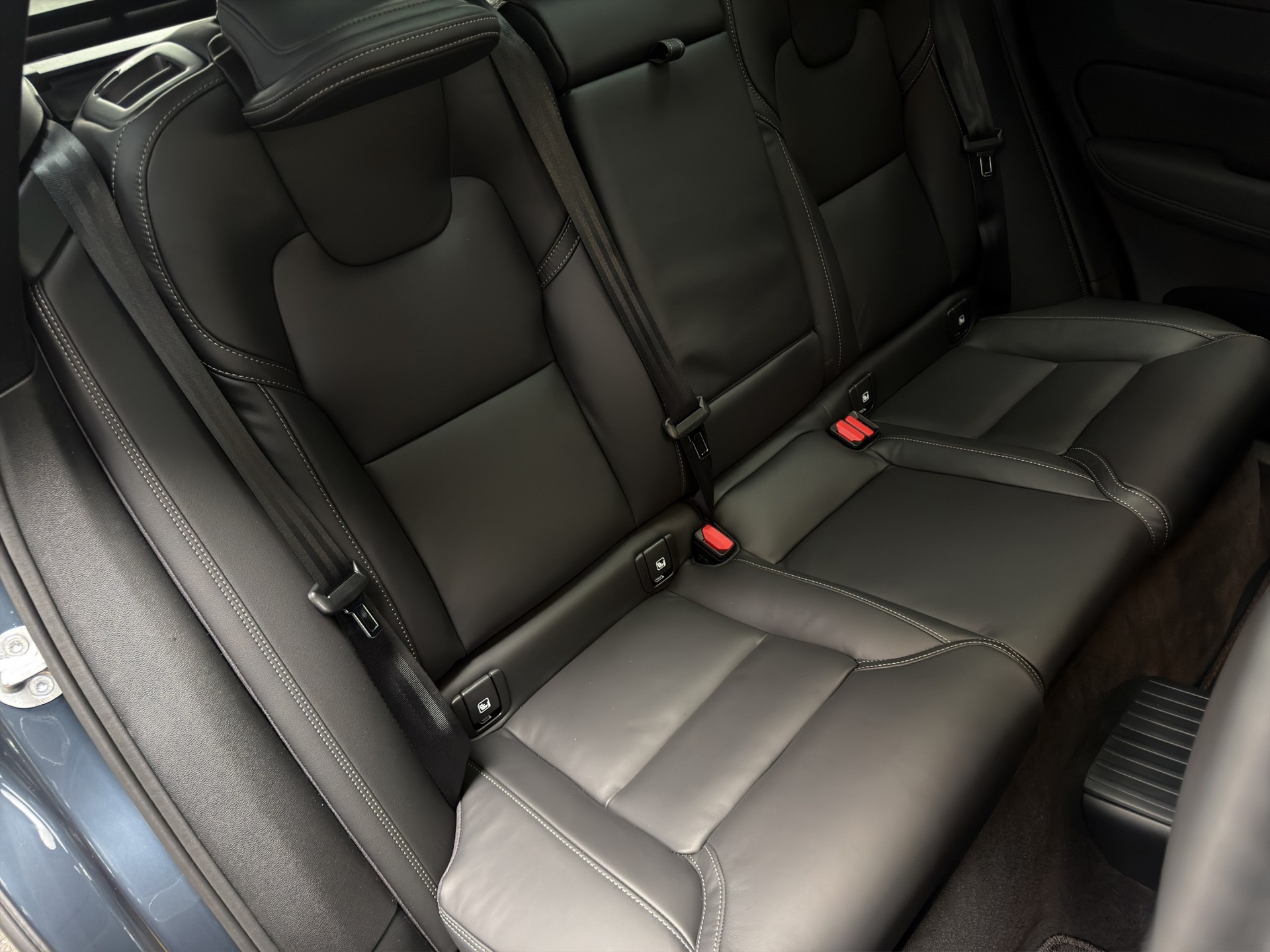 VOLVO XC60 2.0 T8 TE Ultra Dark eAWD-image-16