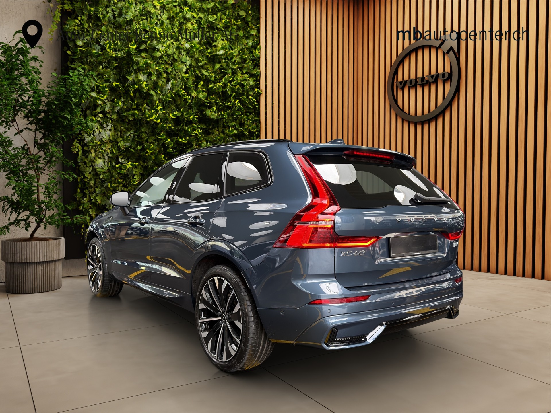 VOLVO XC60 2.0 T8 TE Ultra Dark eAWD-image-2