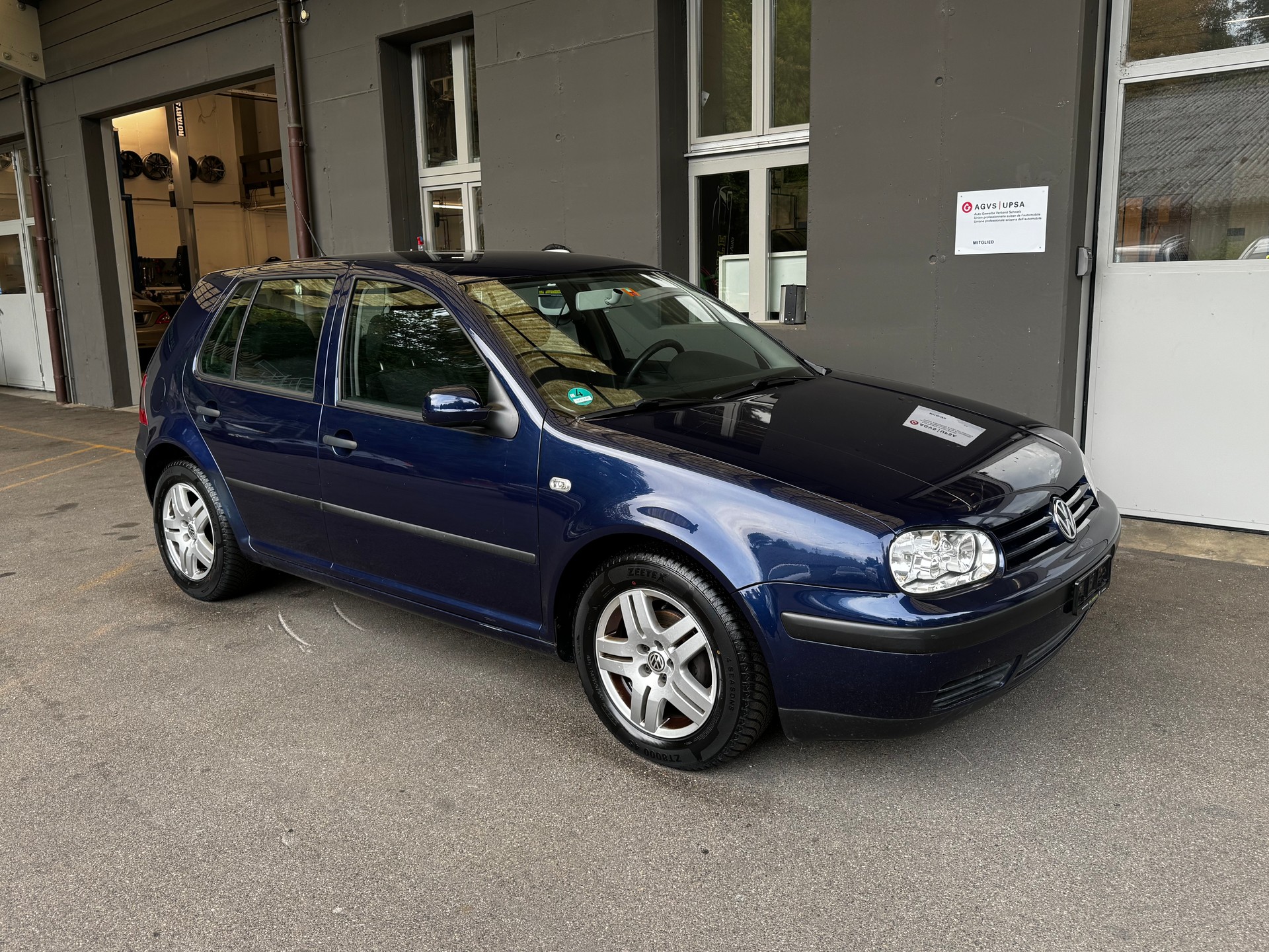 VW VW Golf Automat-image-0