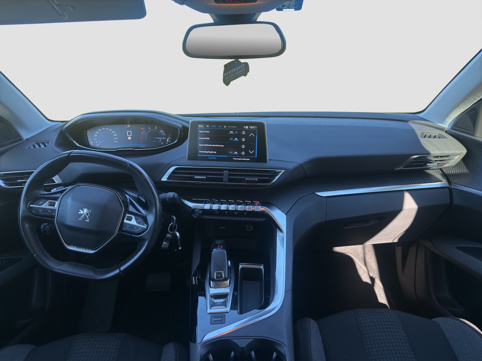 PEUGEOT 5008 1.5 BlueHDi GT Line EAT ** Frisch ab MFK und Service ** Anhängerkupplung **-image-9