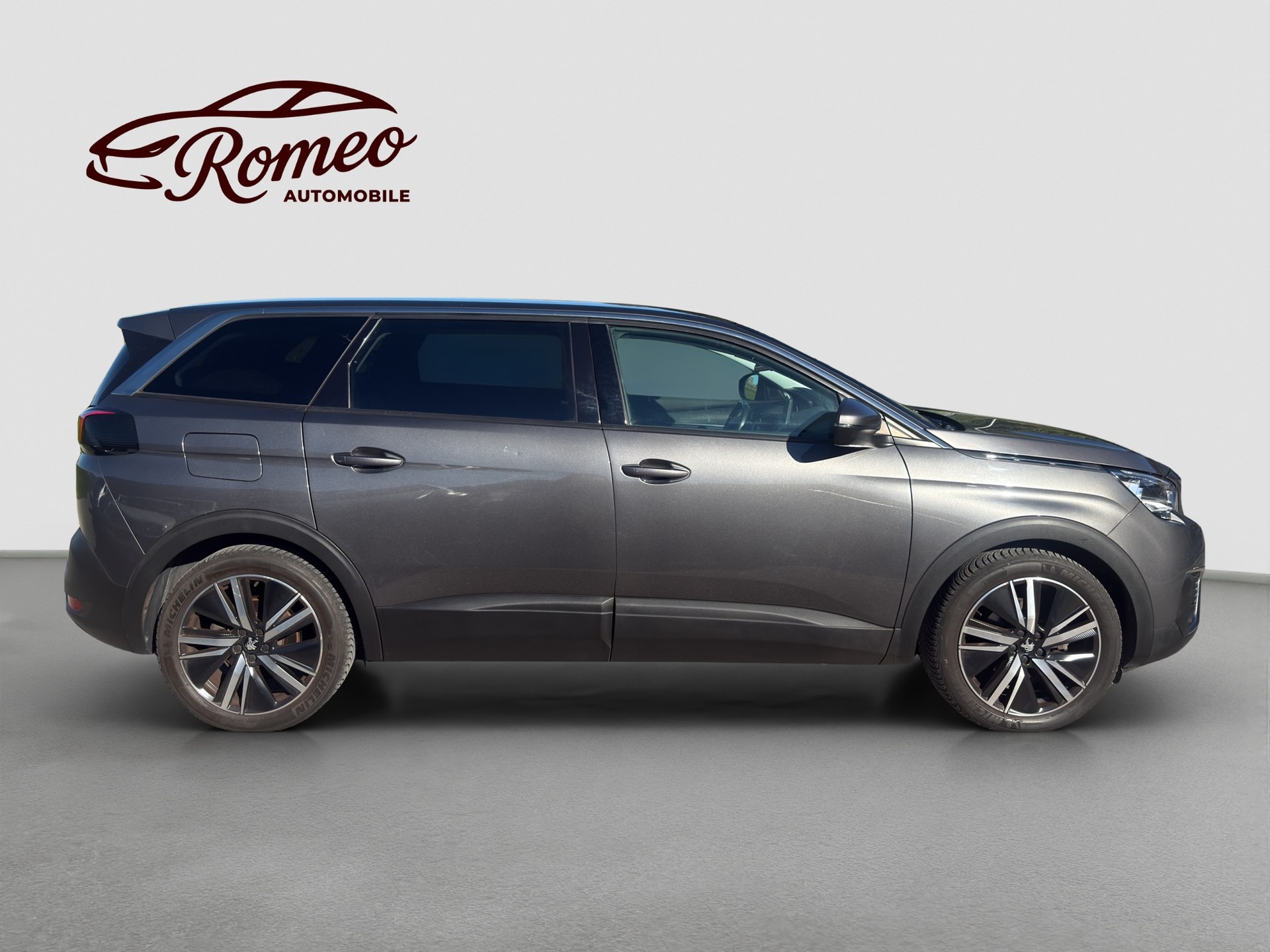 PEUGEOT 5008 1.5 BlueHDi GT Line EAT ** Frisch ab MFK und Service ** Anhängerkupplung **-image-4