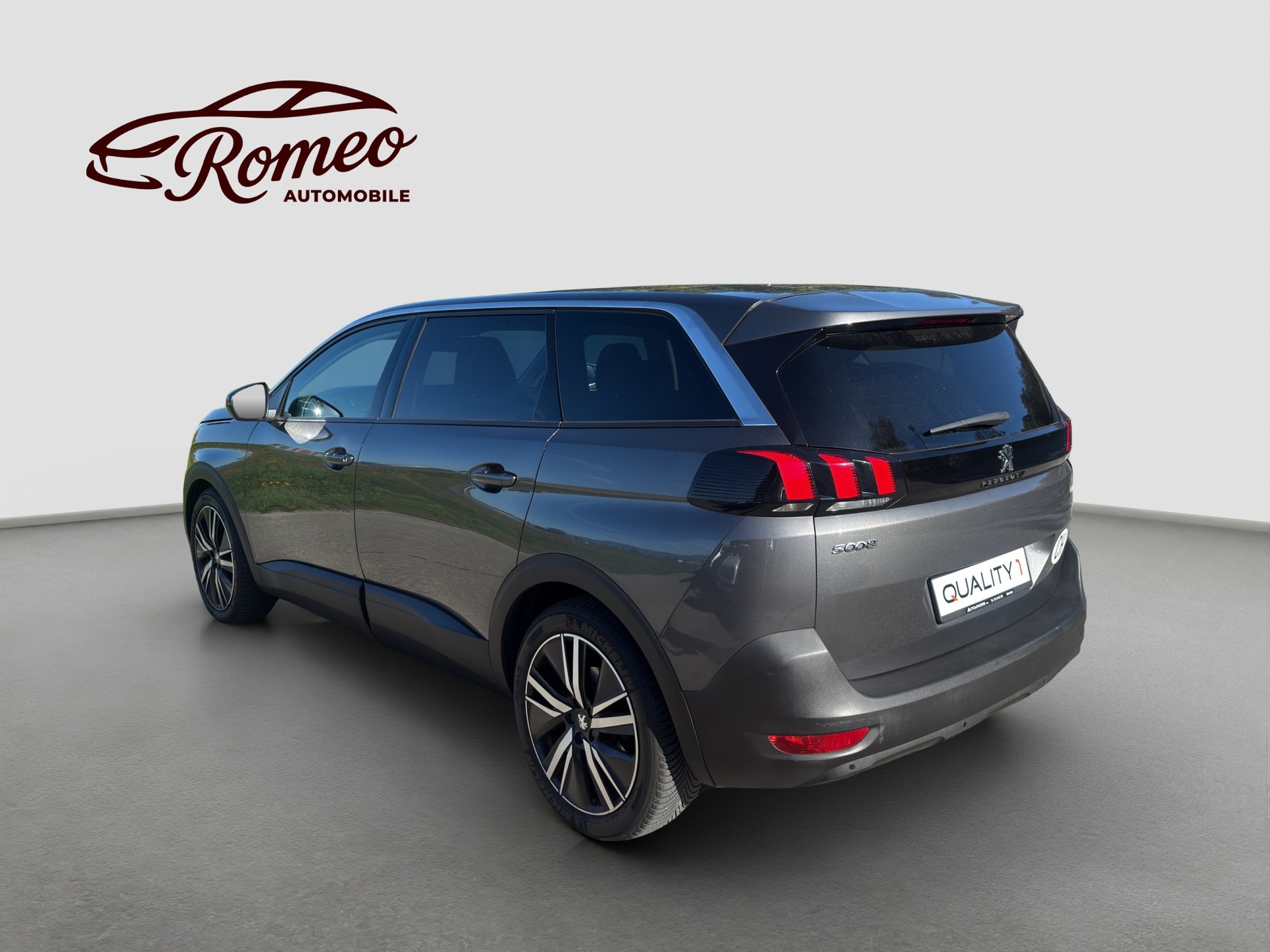 PEUGEOT 5008 1.5 BlueHDi GT Line EAT ** Frisch ab MFK und Service ** Anhängerkupplung **-image-2