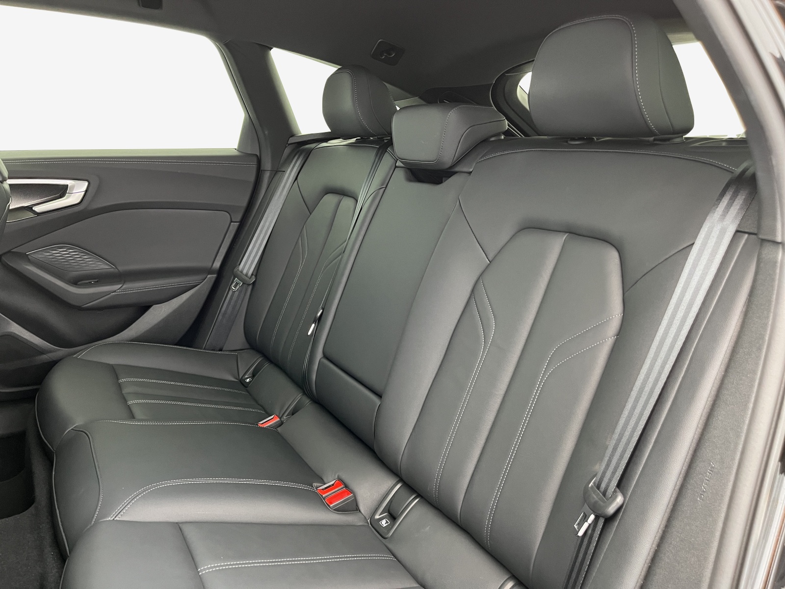 AUDI A5 Avant TFSI quattro 150 kW S tronic-image-11