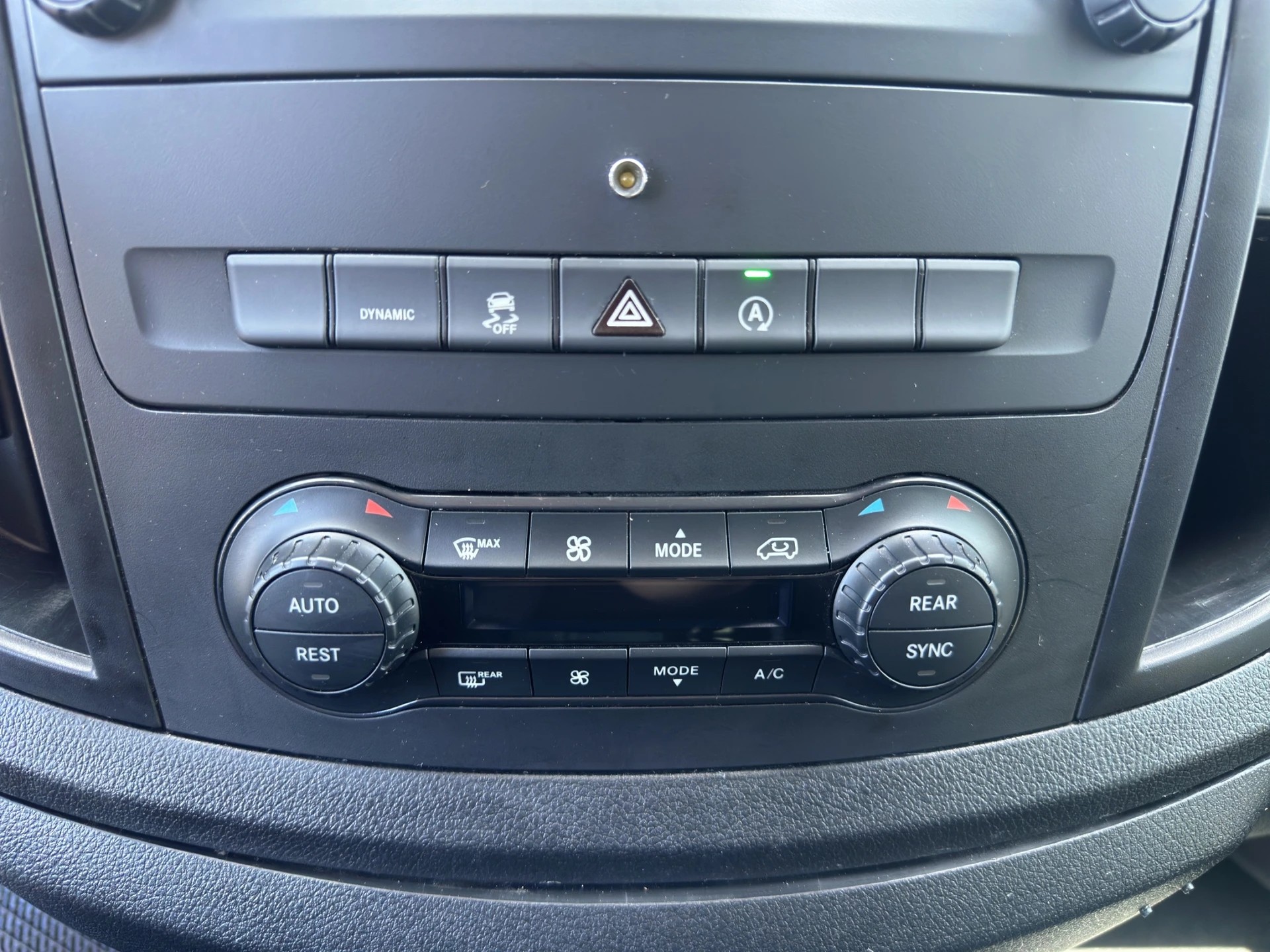 MERCEDES-BENZ Vito 119 CDI Lang Pro Tourer 4Matic9G-Tronic-image-17