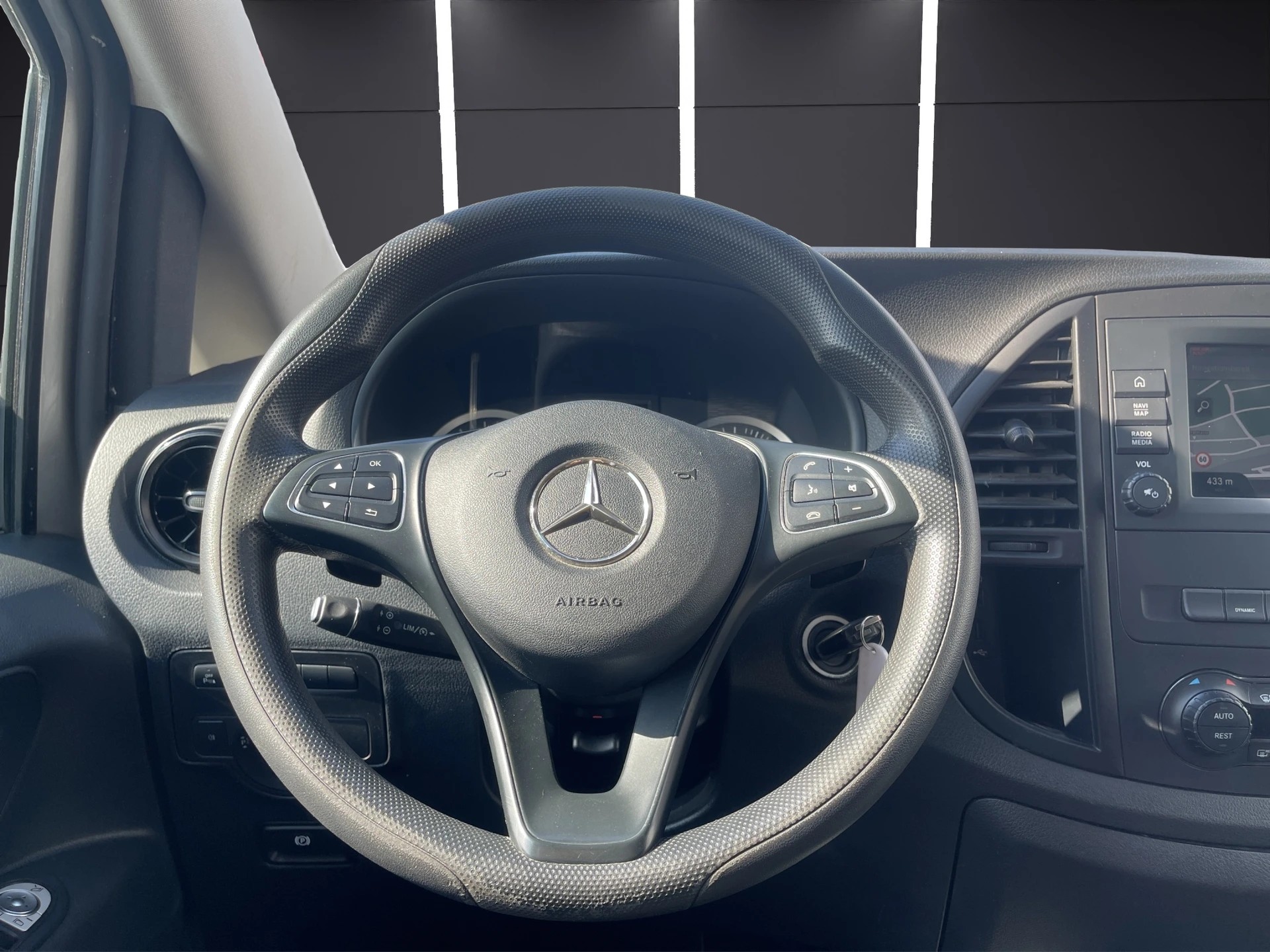 MERCEDES-BENZ Vito 119 CDI Lang Pro Tourer 4Matic9G-Tronic-image-19
