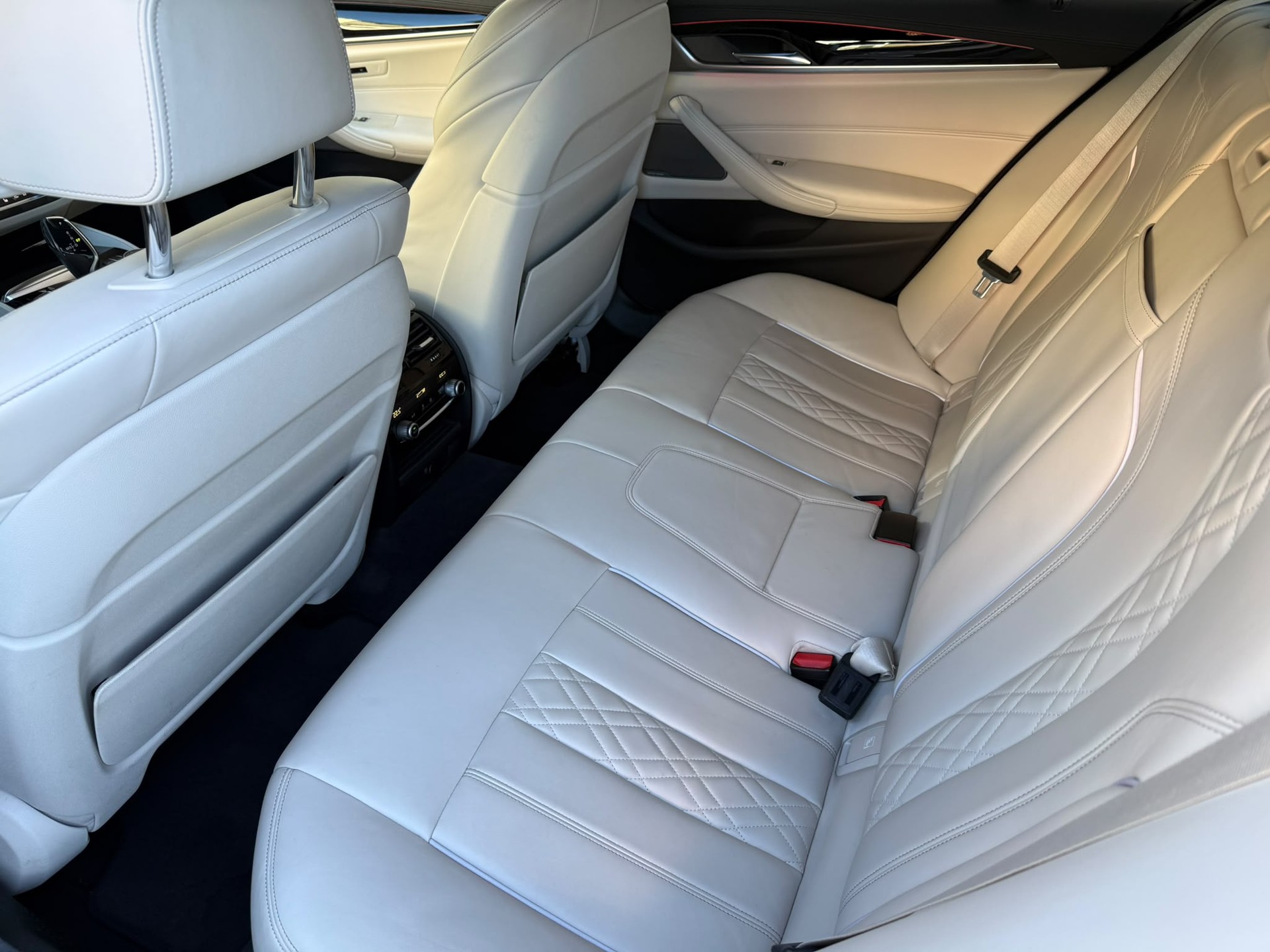 BMW M550d xDrive Steptronic-image-12