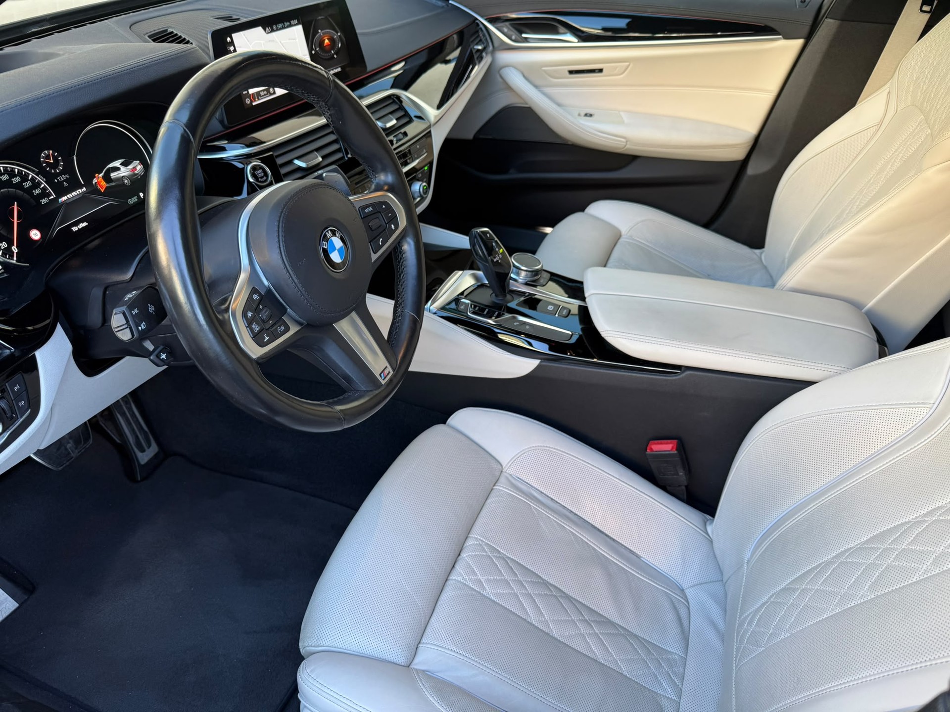BMW M550d xDrive Steptronic-image-8