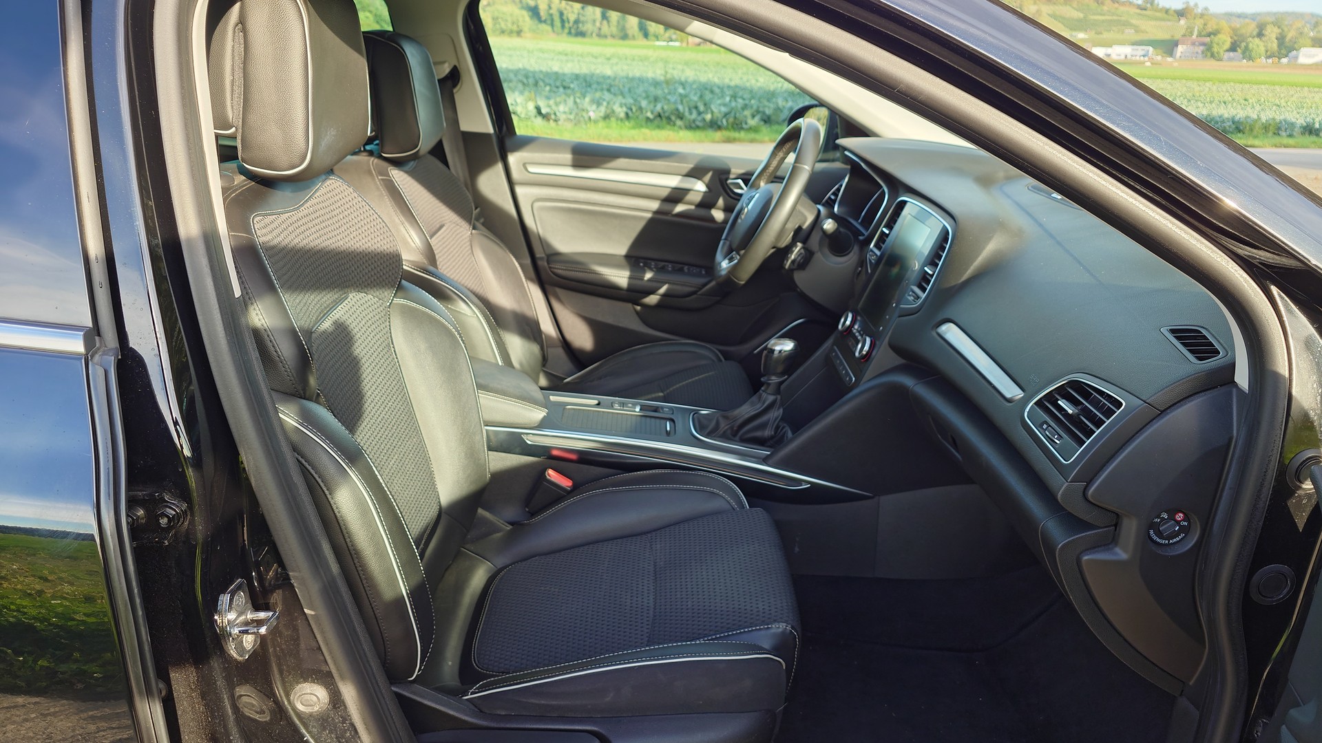 RENAULT Mégane 1.2 16V Turbo Bose-image-12