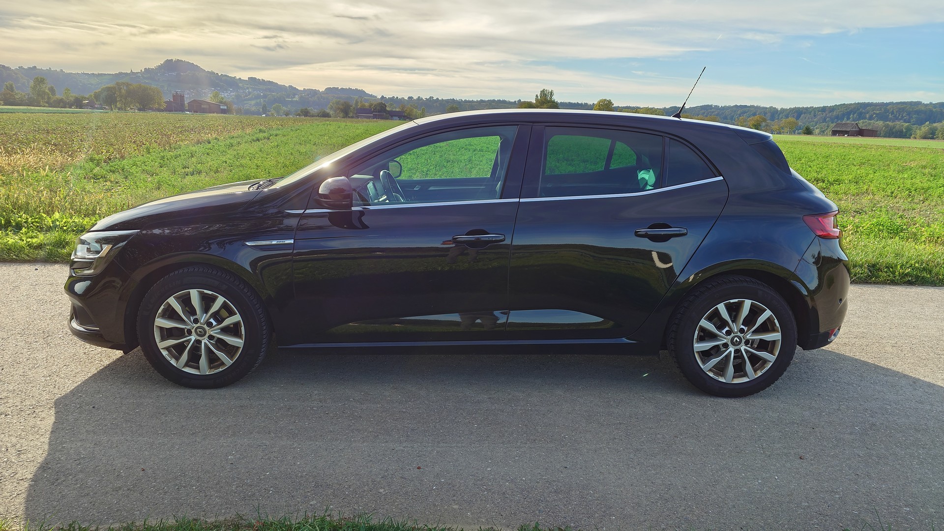 RENAULT Mégane 1.2 16V Turbo Bose-image-1