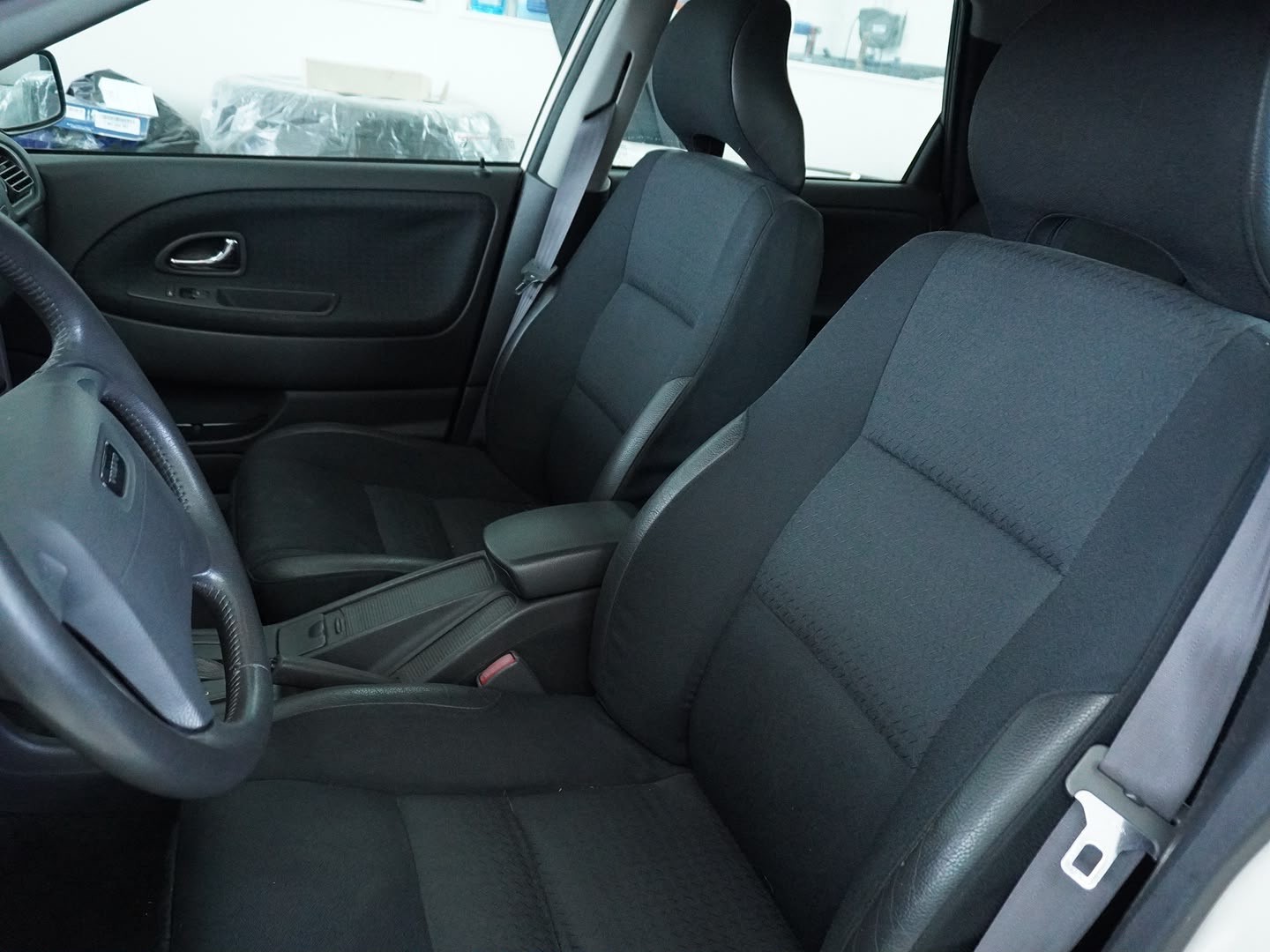 VOLVO V40 2.0T-image-2