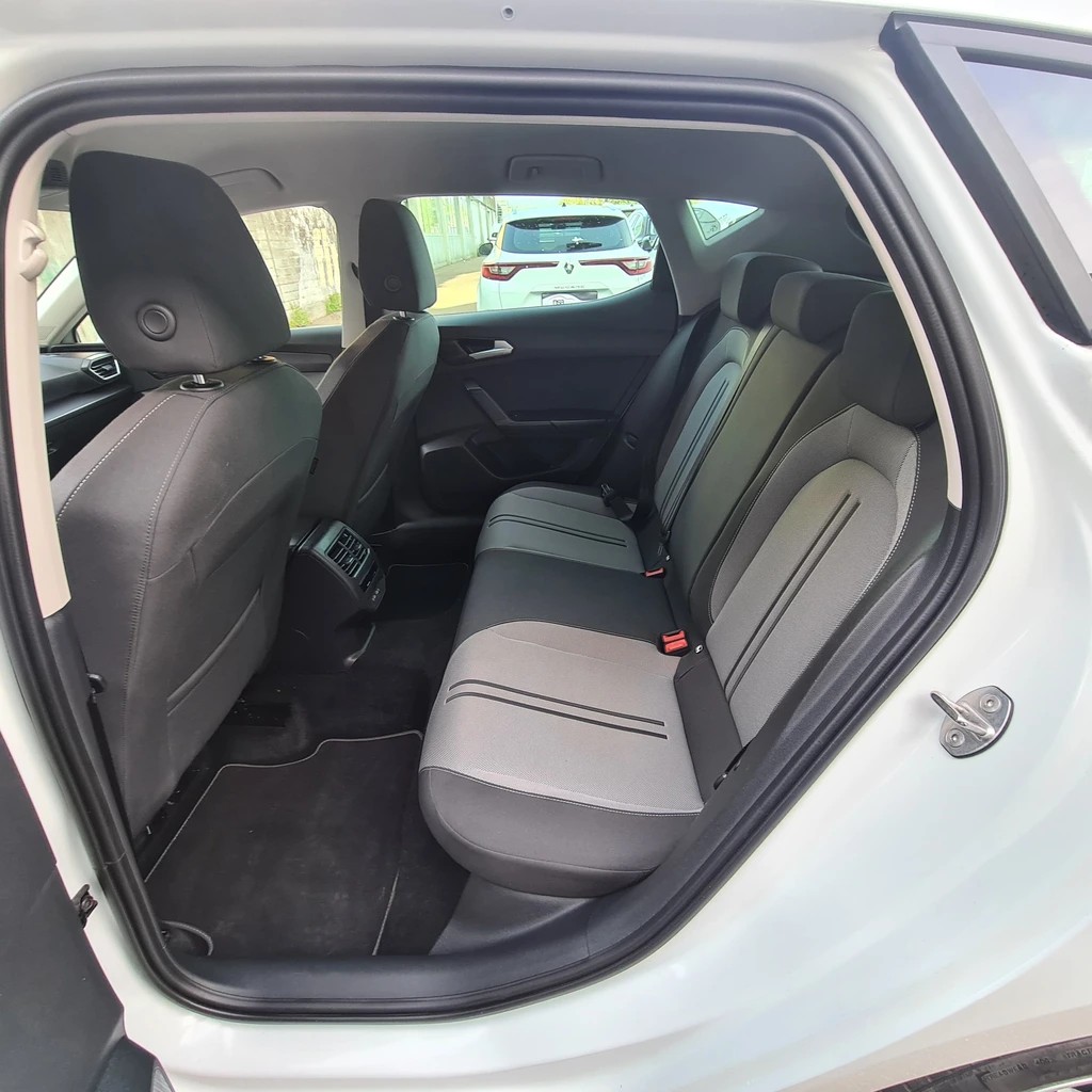 SEAT Leon 1.5 Eco TSI Style ** 130 PS ** Navigationssystem ** PDC Hinten ** Tempomat ** Abstandsregelsysteme ** Ab Service **-image-10