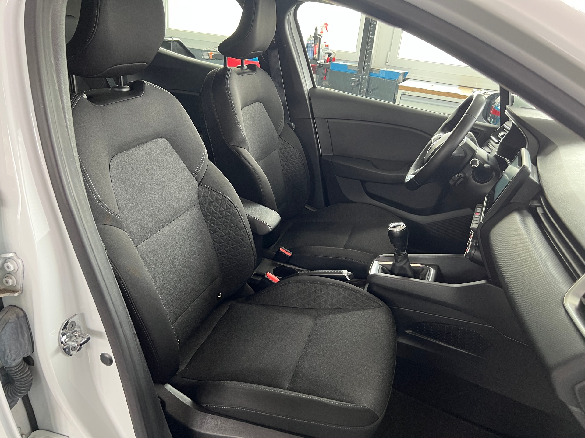 RENAULT Clio 1.0 Intens-image-6