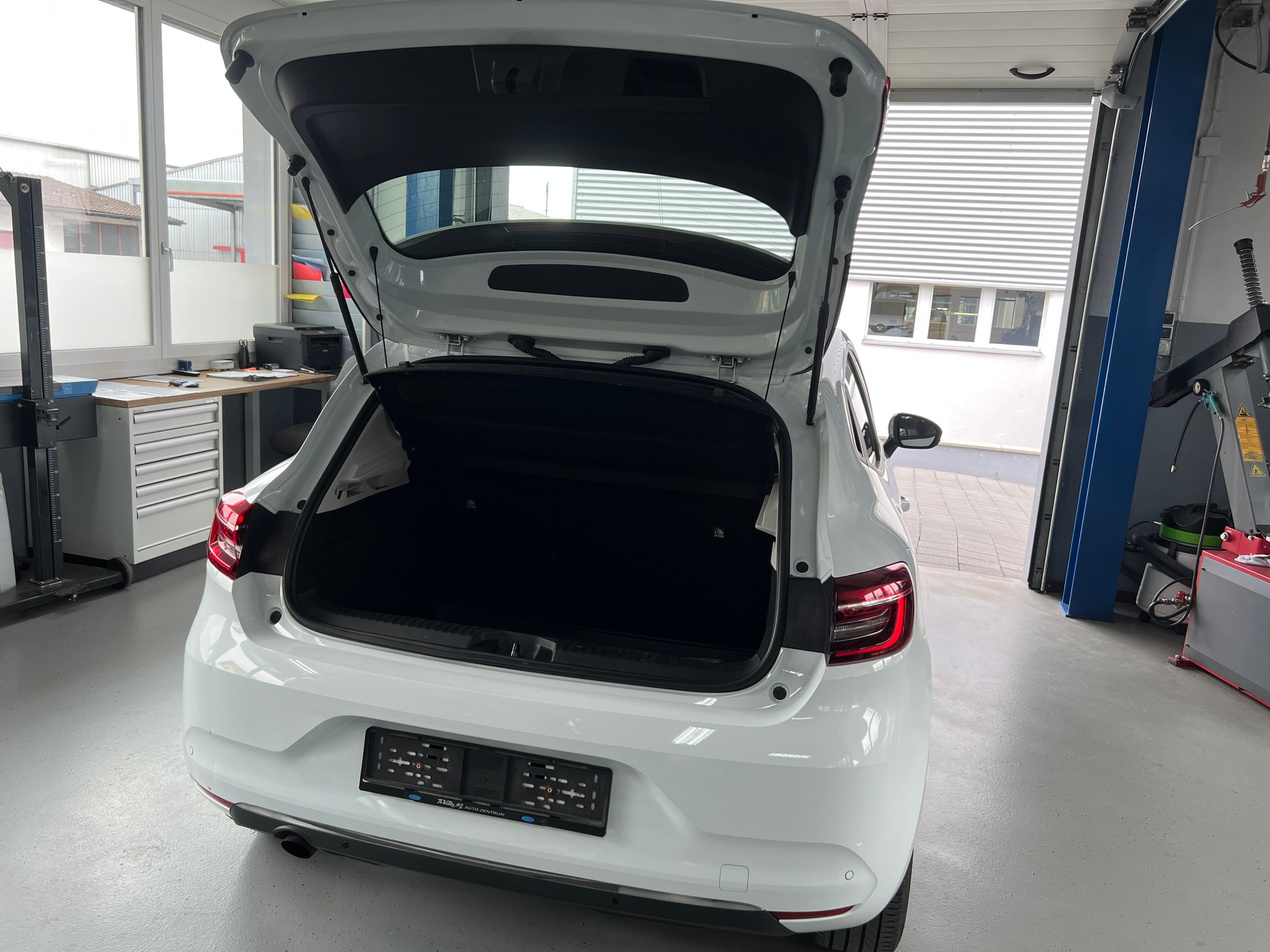 RENAULT Clio 1.0 Intens-image-9