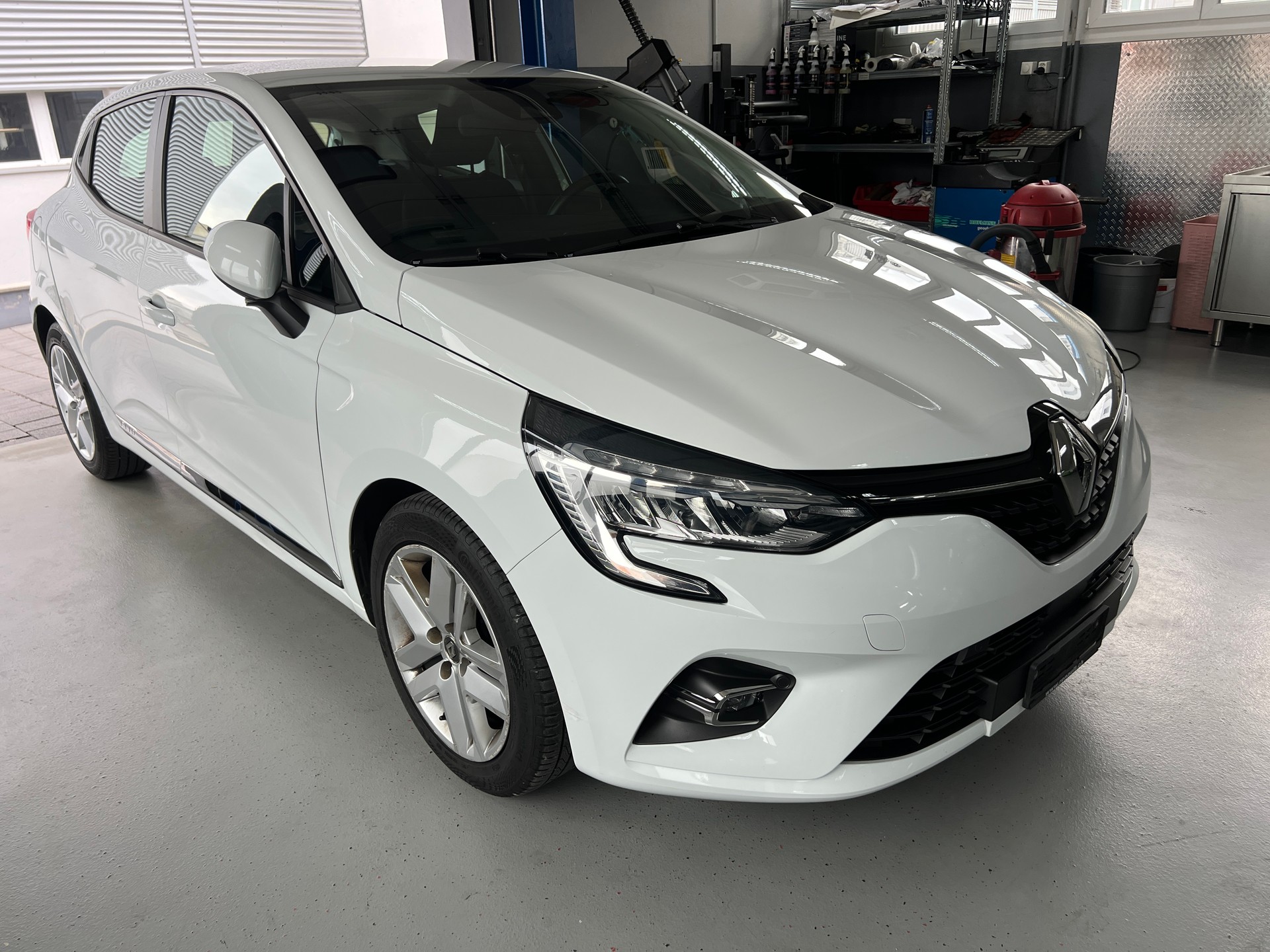 RENAULT Clio 1.0 Intens-image-1