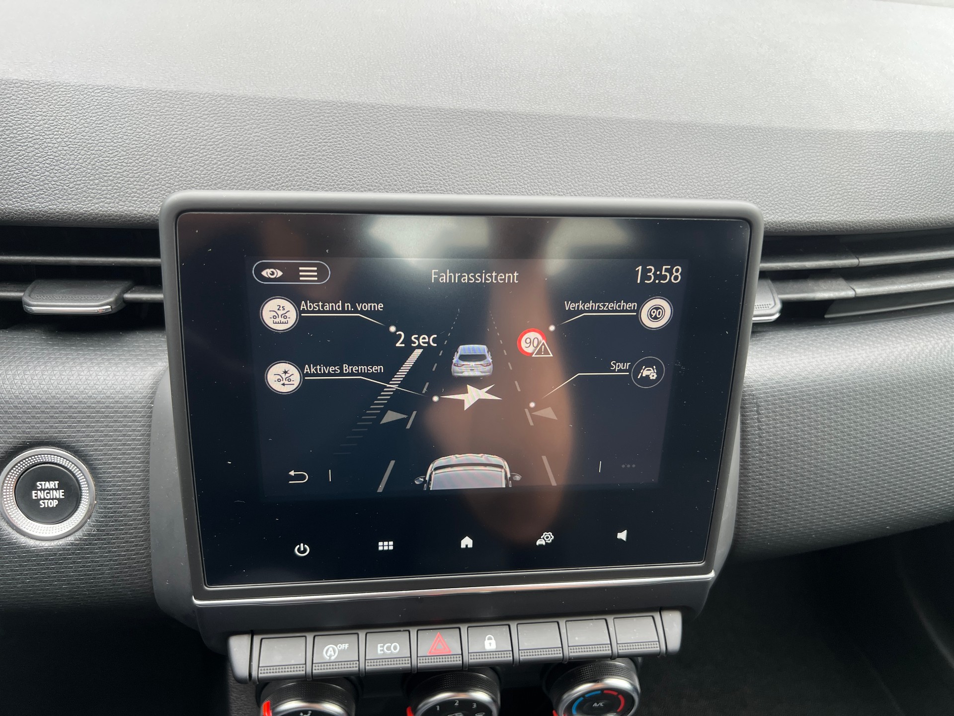RENAULT Clio 1.0 Intens-image-14