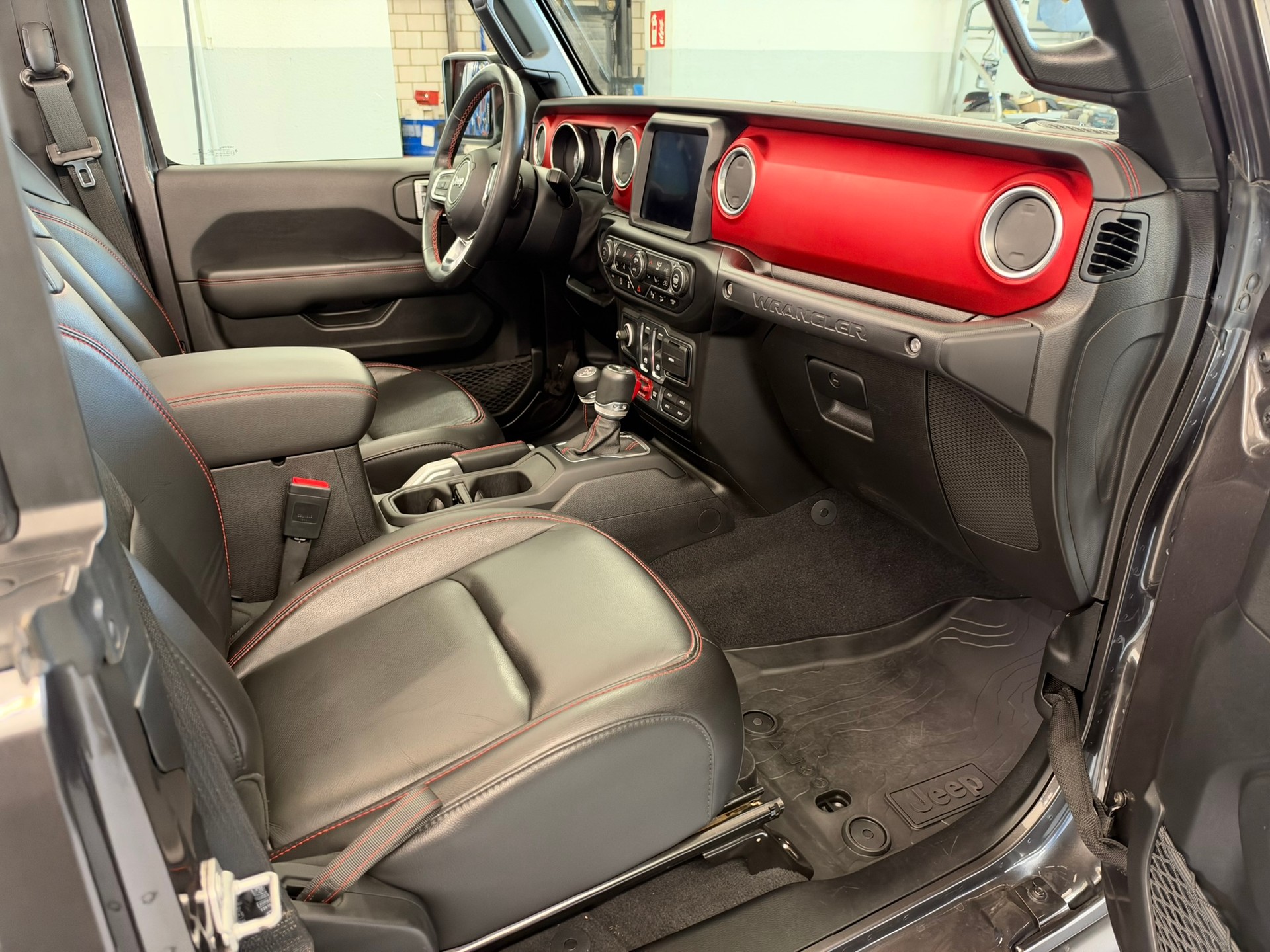 JEEP Wrangler 2.2MJ Rubicon Automatic-image-17