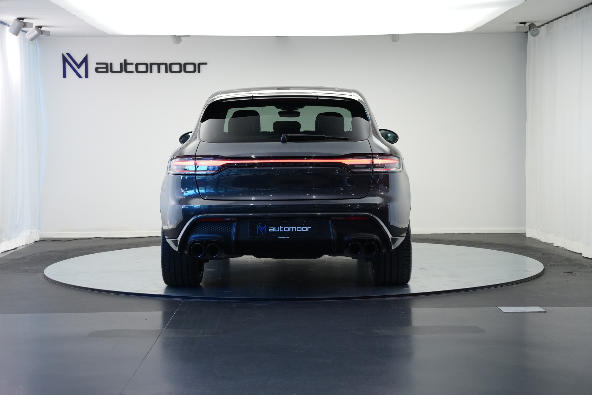 PORSCHE Macan GTS PDK *CH-Fahrzeug* *Panorama*-image-4