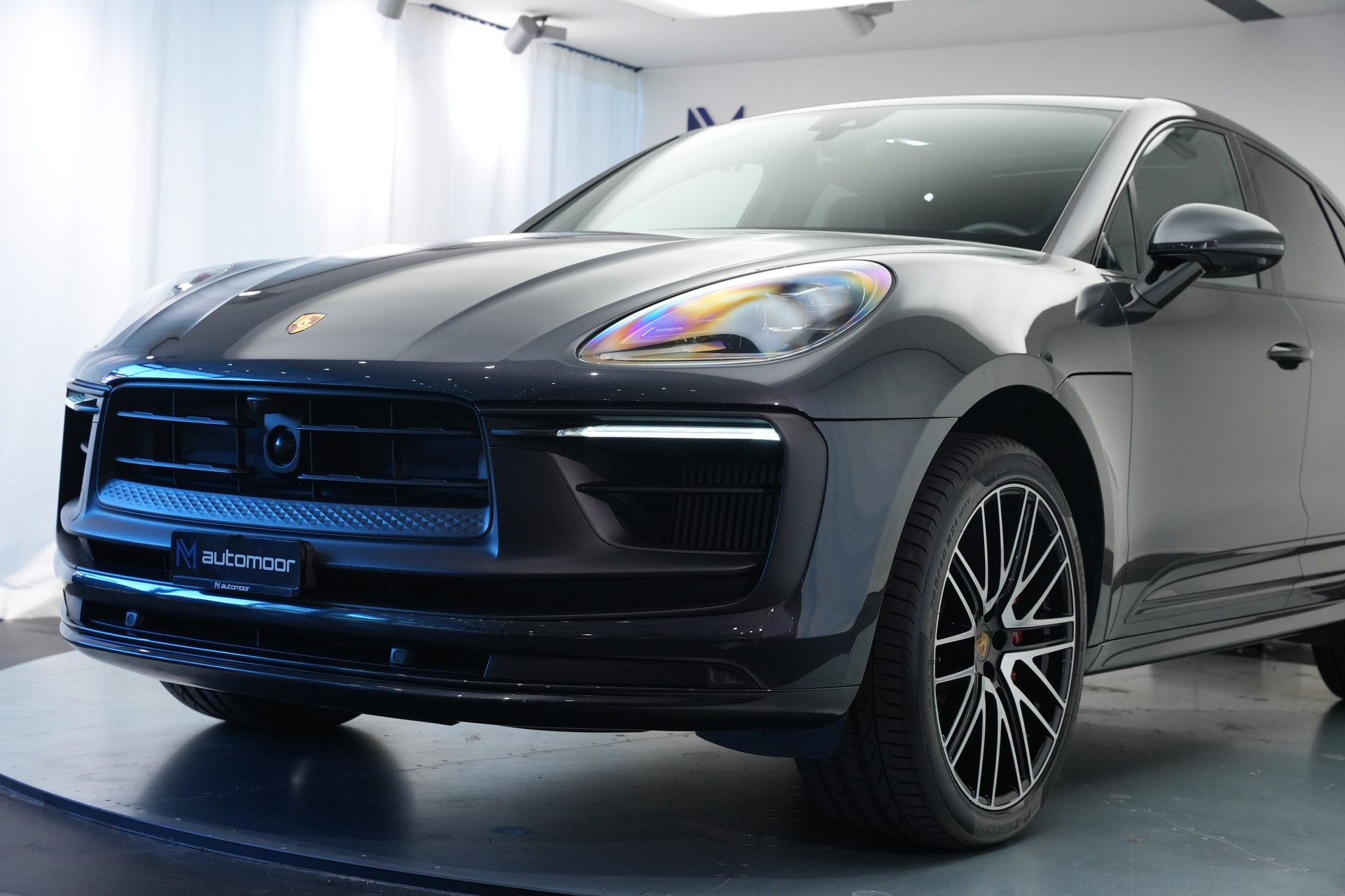 PORSCHE Macan GTS PDK *CH-Fahrzeug* *Panorama*-image-48